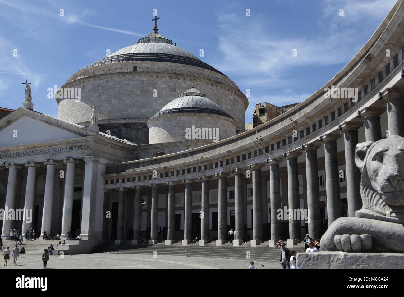 In piazza del Plebiscito a Napoli, Italia Foto Stock