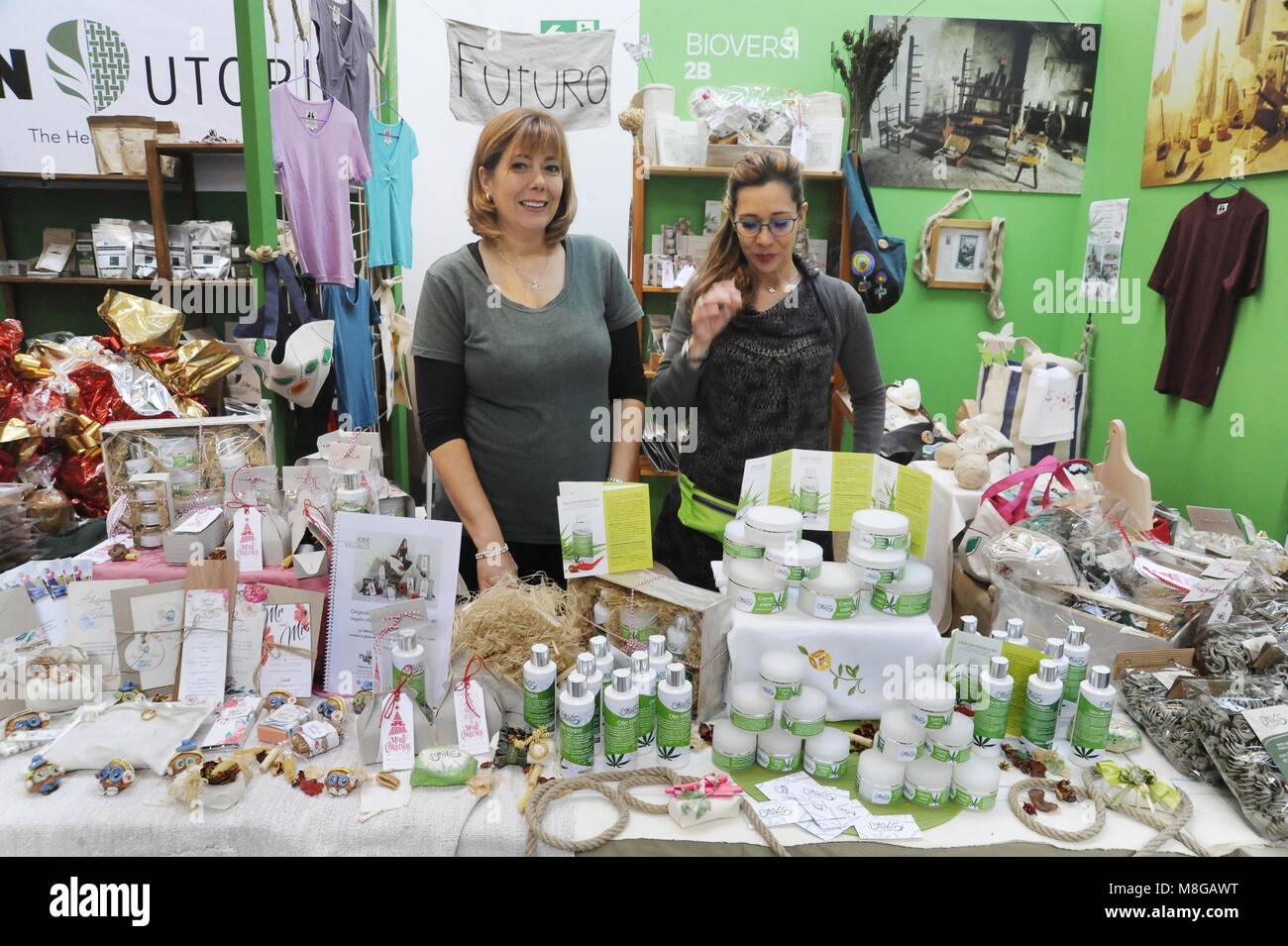 Milano (Italia), la prima esposizione internazionale di canapa (cannabis) in tutti i suoi usi legali Foto Stock