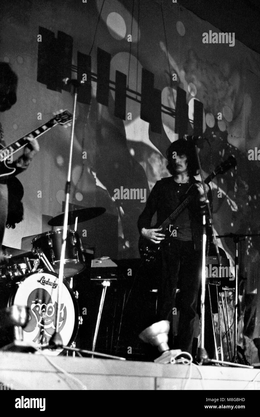 Il Regno Unito progressive rock band Spooky dente eseguire presso la Bristol University gli studenti dell' Unione sabato 1 marzo 1969 come parte di tale anno di eventi di RAG. Spostando oli colorati sono state proiettate sul fondale. Foto Stock