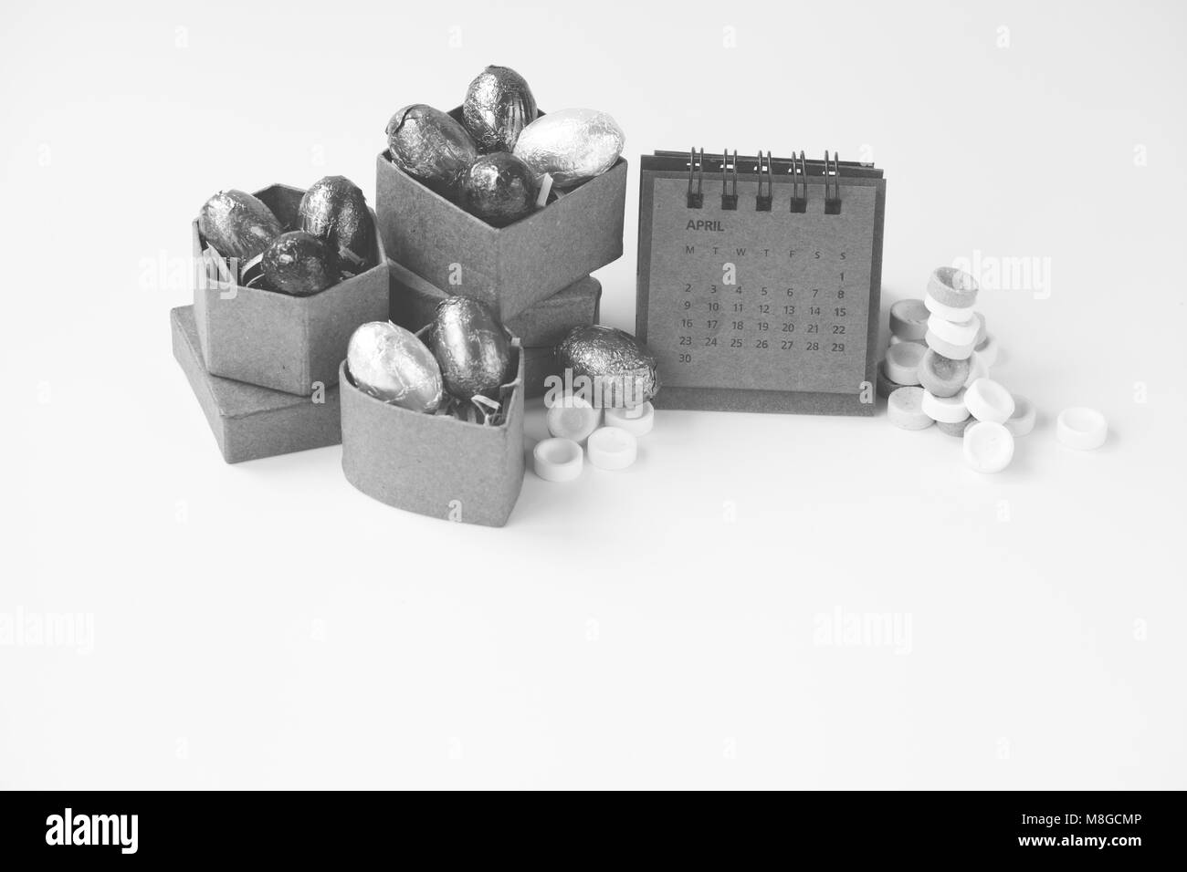 Tempo di Pasqua concetto con calendario (spazio copia giù). Foto Stock