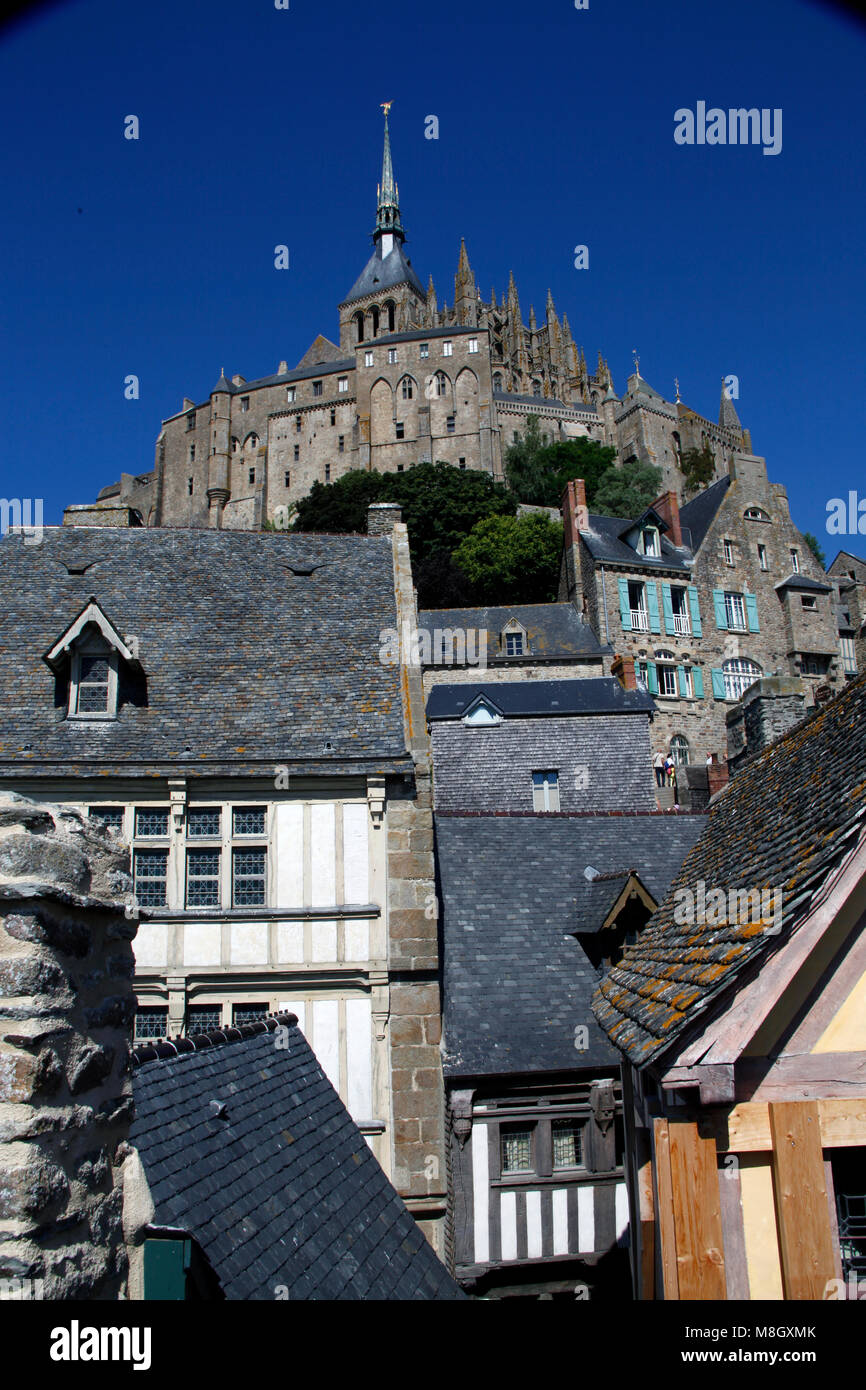 Abbazia e villaggio mont saint michel immagini e fotografie stock ad ...
