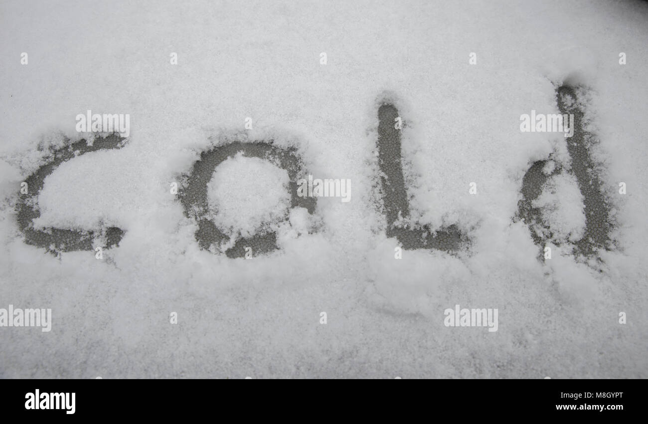 Testo a freddo nella neve Foto Stock