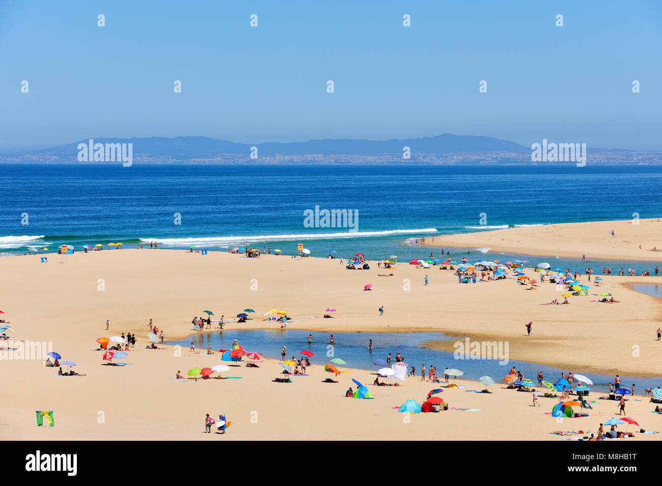 Lagoa de Albufeira (Albufeira) Laguna beach. Sesimbra, Portogallo Foto Stock