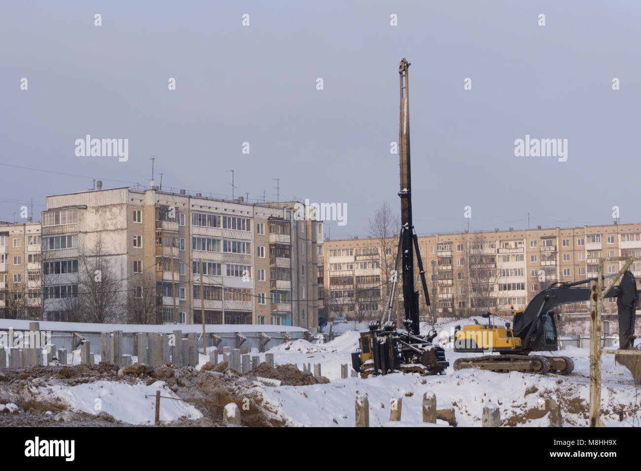 Pila guida la macchina in cantiere Foto Stock