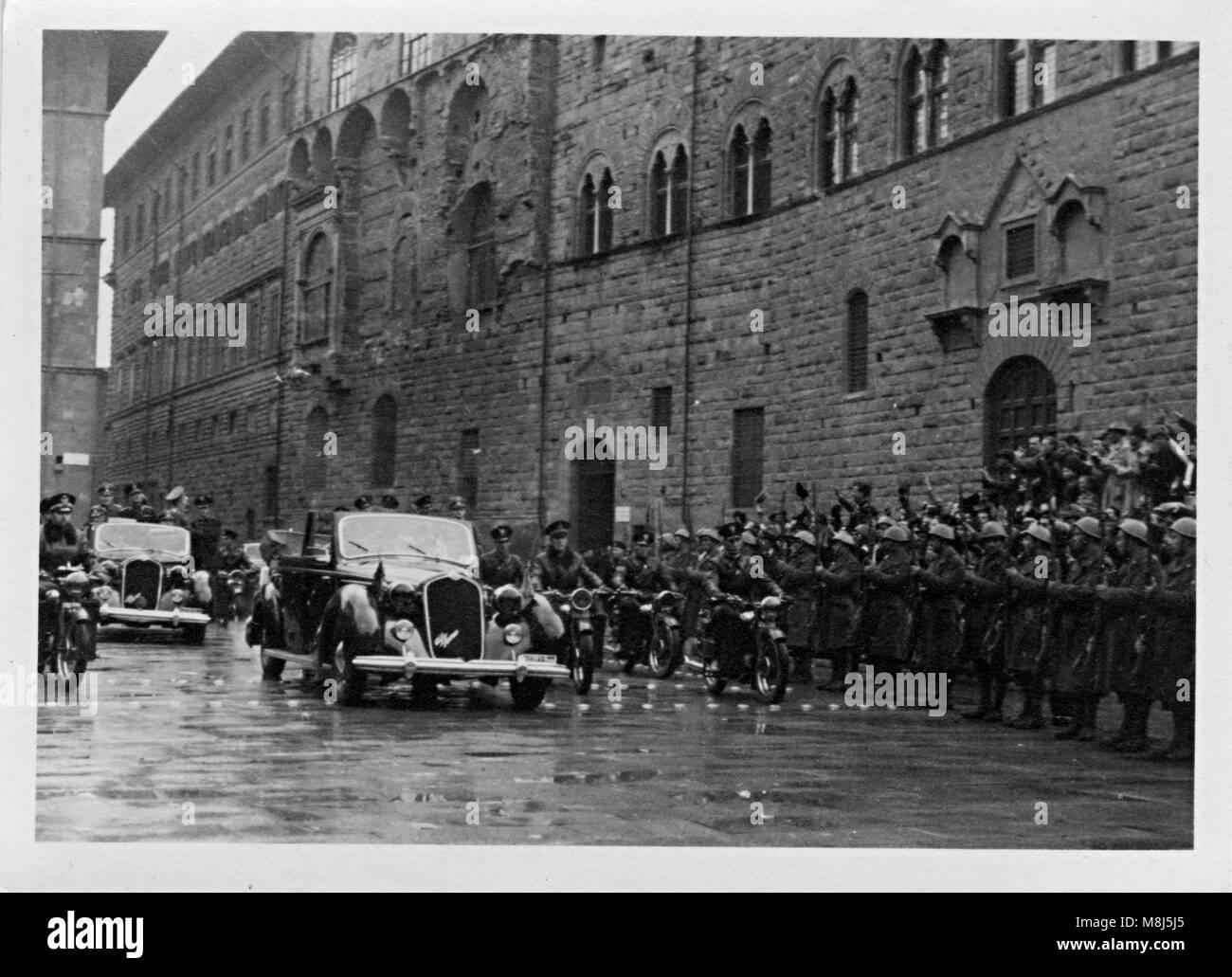 Foto storiche della Seconda guerra mondiale: Hitler e Mussolini, Ribbentropp, Ciano, Starace, Bottai visitando Florenz, Italia - Maggio 9, 1938 Foto Stock