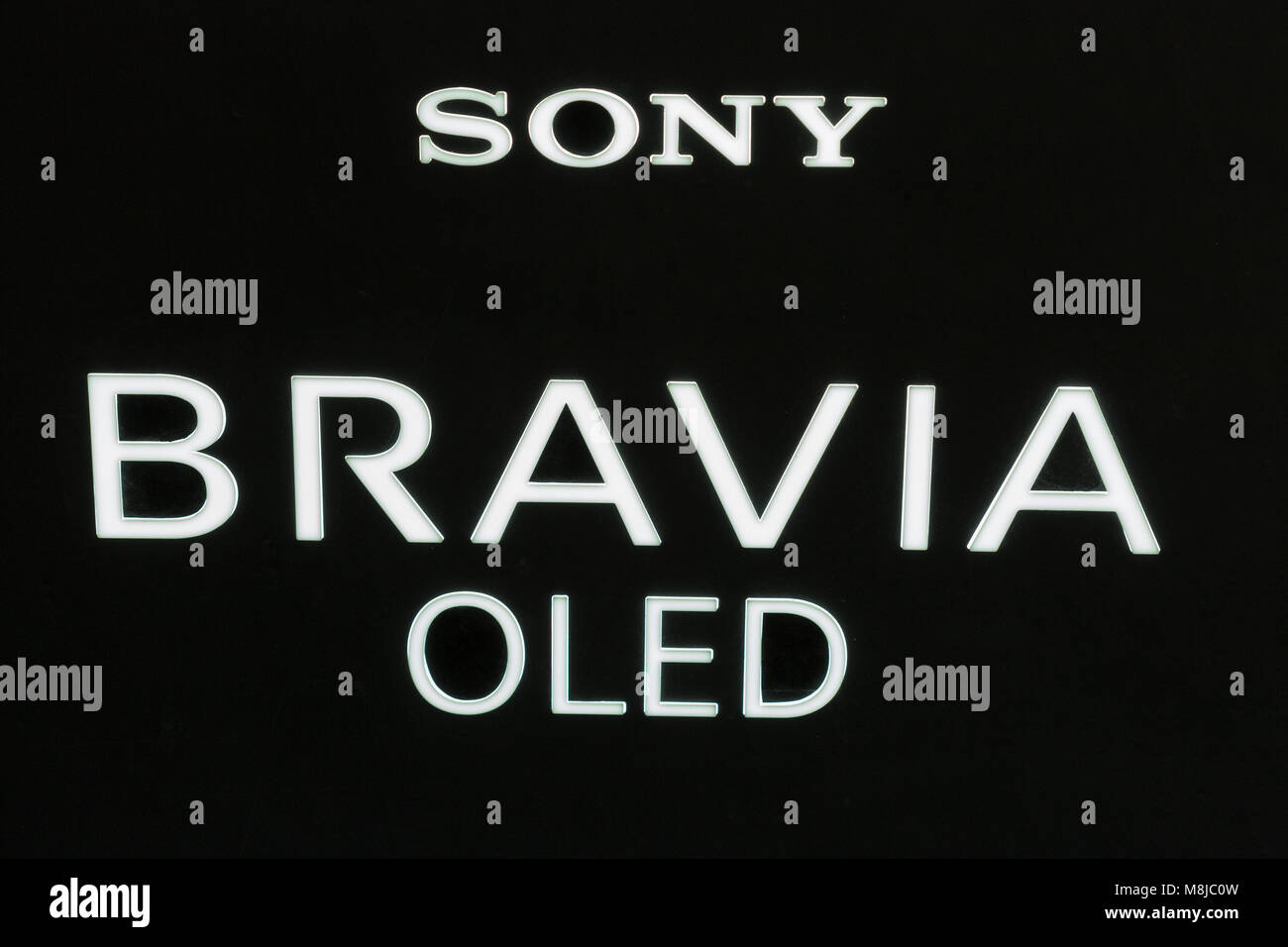 KIEV, UCRAINA - Ottobre 08, 2017: Sony Bravia OLED, produttore di elettronica logo azienda su stand durante la CEE 2017, il più grande consumer electronics t Foto Stock