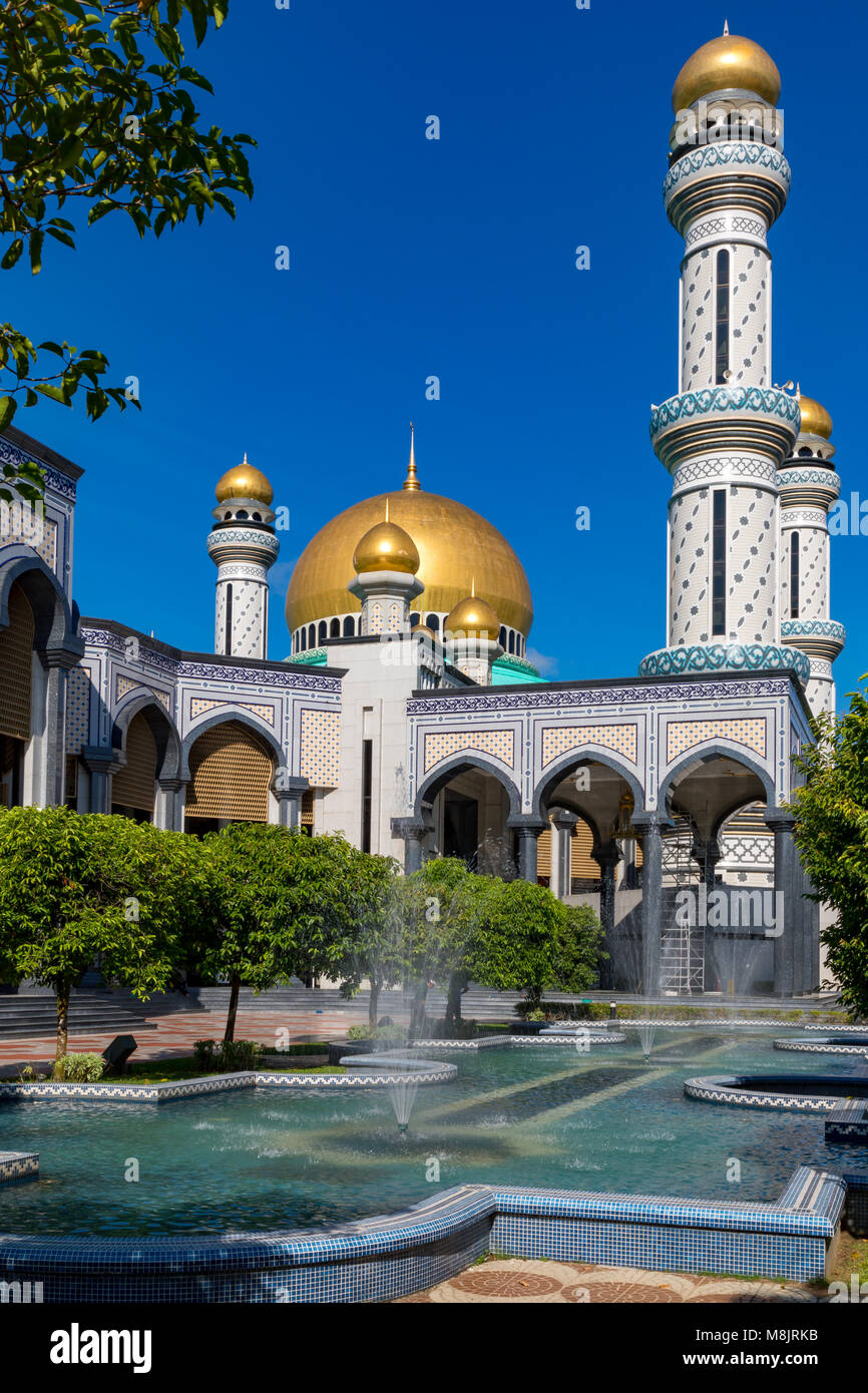 Brunei Darussalam Bandar Seri Begawan Marzo 17, 2018 Jame'ASR Hassanil Bolkiah una moschea del Brunei è più importante delle moschee Foto Stock