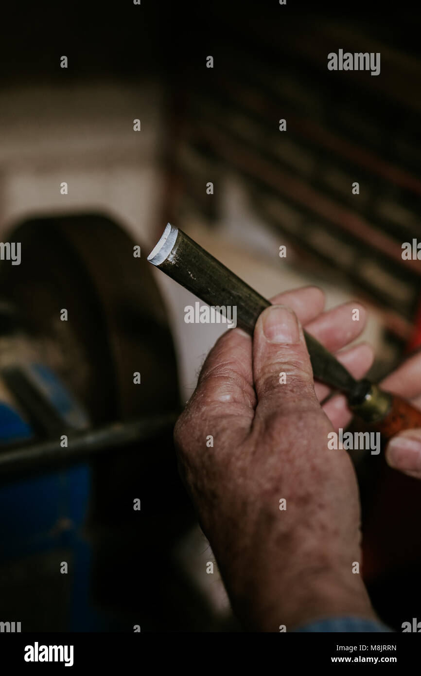 Segno personalizzato maker falegname artigiano in Inghilterra Foto Stock