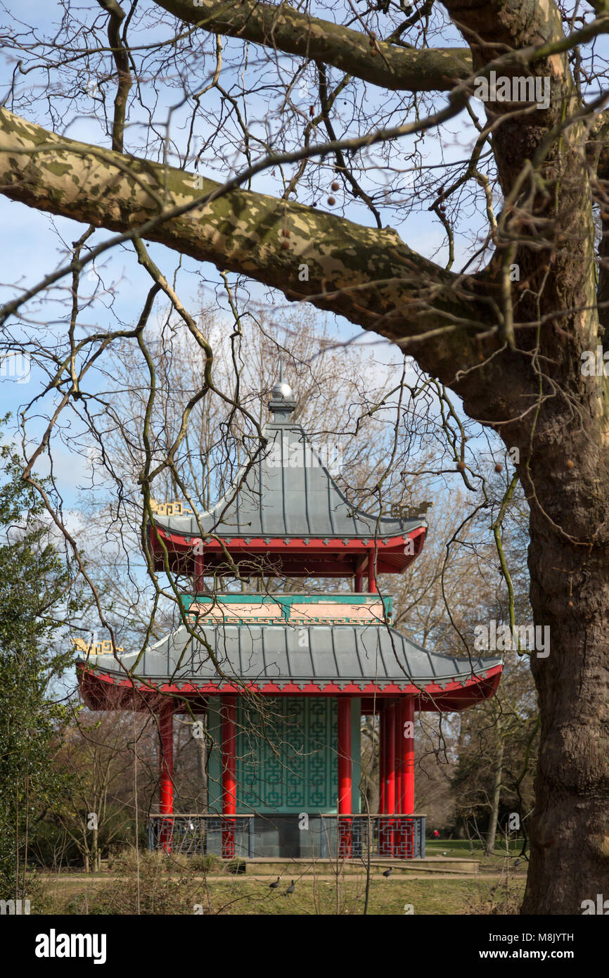 La pagoda cinese, Victoria Park, Hackney, Londra, Regno Unito Foto Stock