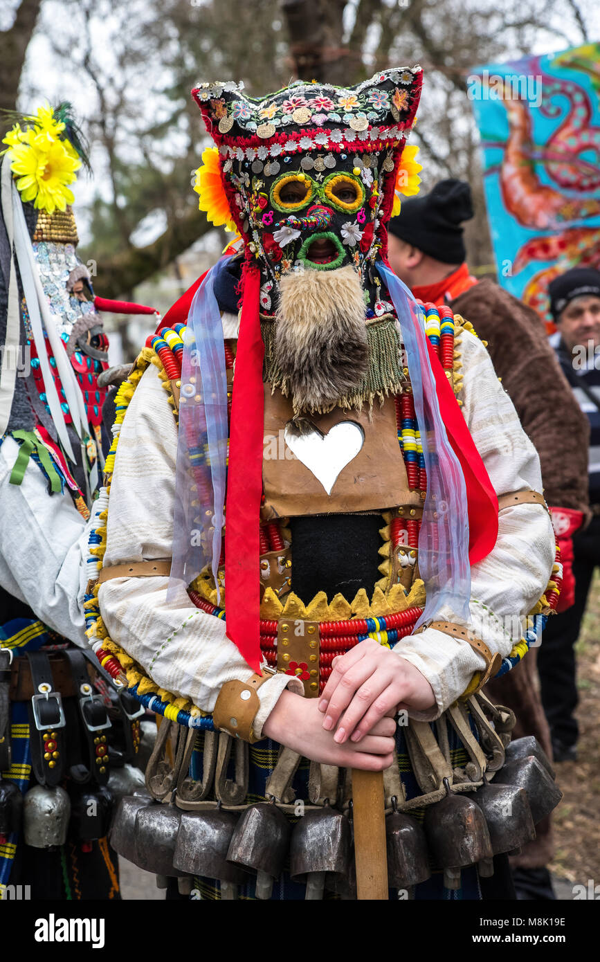 La Moldavia rituale tradizionale ballo folk maschere - Vecchio Uomo Foto Stock