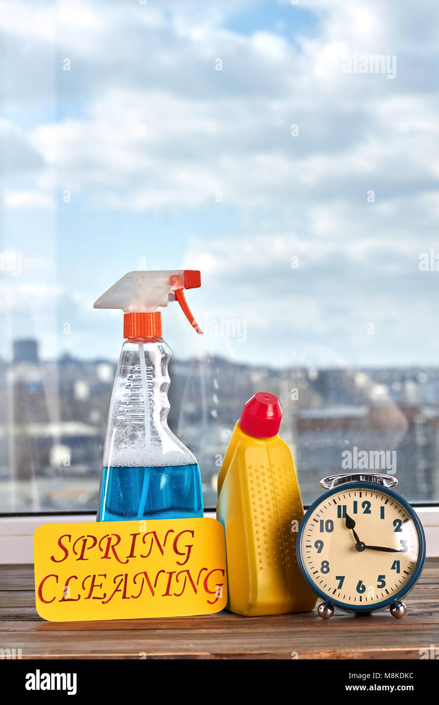 Il concetto di pulizia con i materiali di consumo. Foto Stock