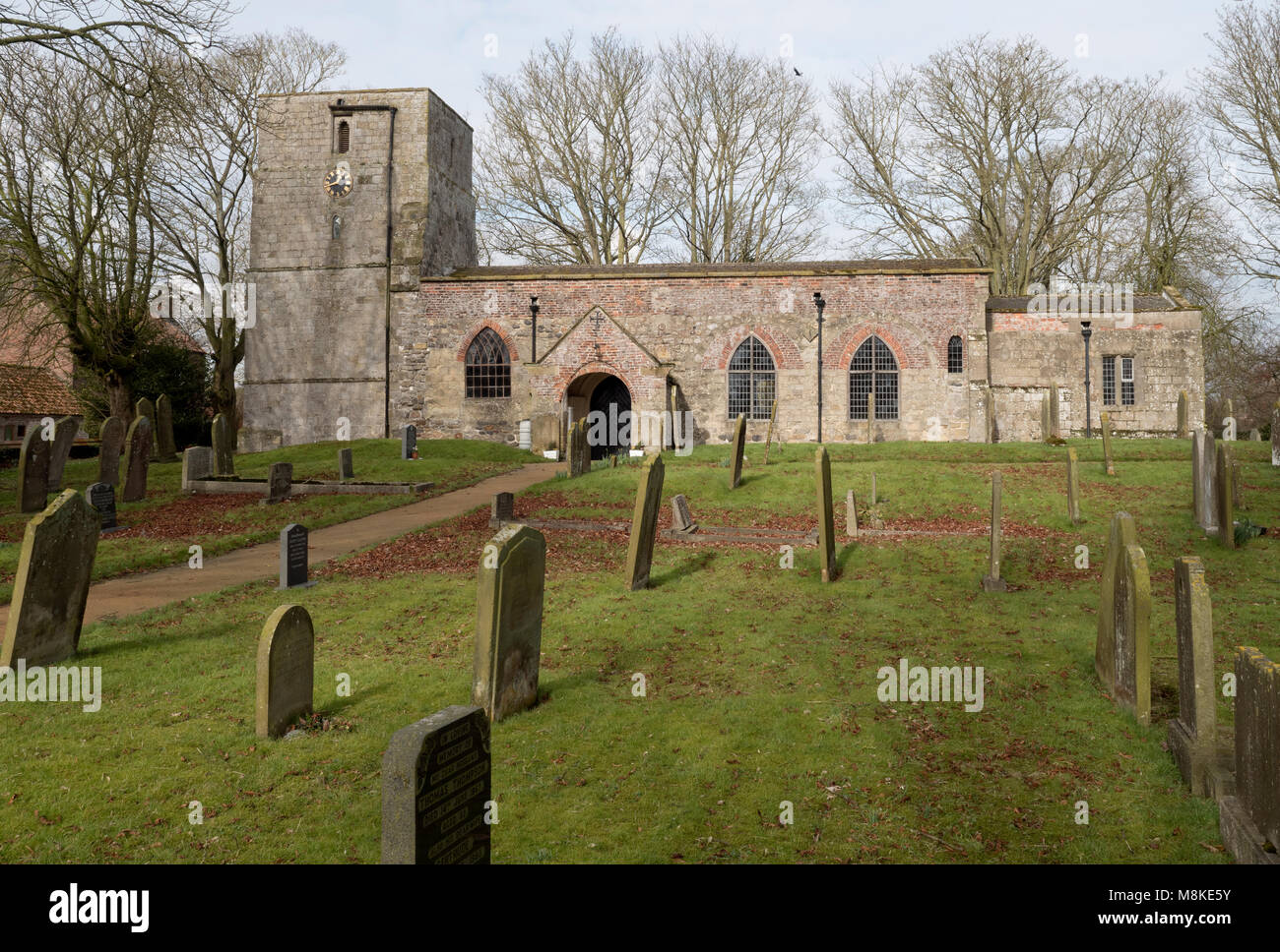 St Cuthbert's chiesa parrocchiale, Burton Fleming, Driffield, East Riding of Yorkshire, Yorkshire, Inghilterra, Regno Unito. Foto Stock