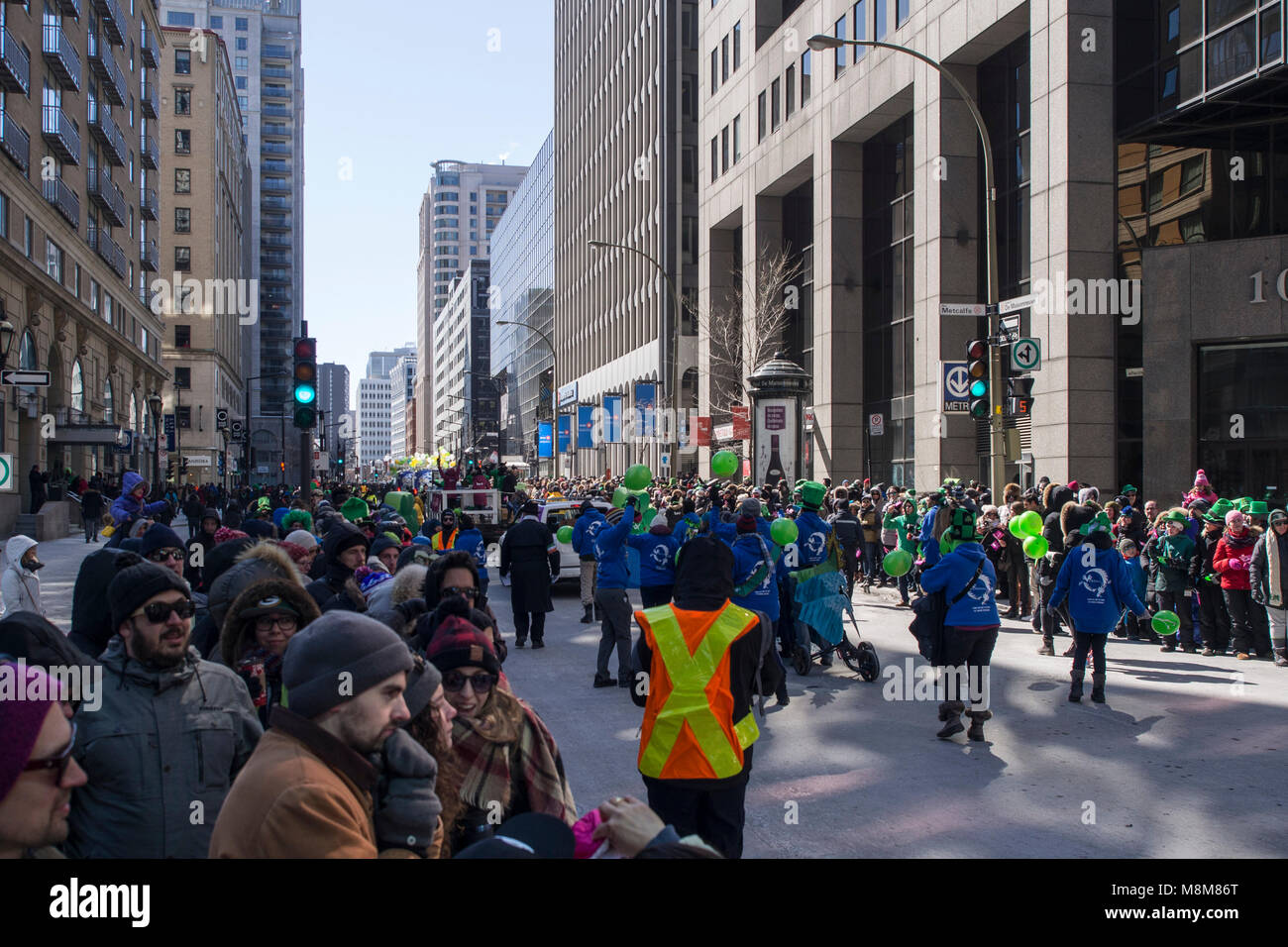 Quebec/Montreal, Canada, 18 marzo 2018, migliaia di persone sono venute a guardare l'annuale festa di San Patrizio parade. Cedit: Guoqiang Xue Credito: Guoqiang Xue/Alamy Live News Foto Stock