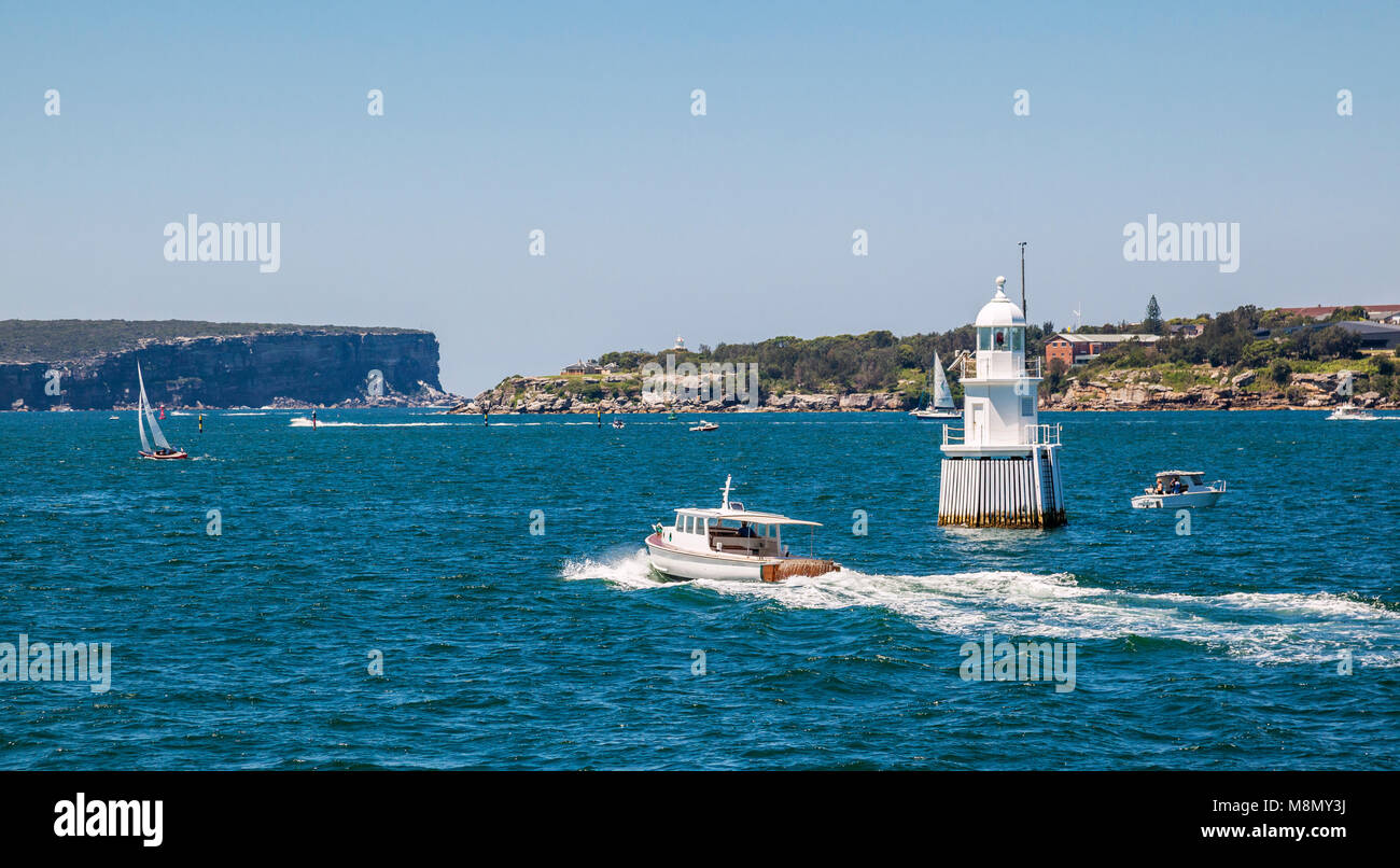 Australia, Nuovo Galles del Sud, Sydney Harbour, Port Jackson, vista della Manica occidentale pila luce e le teste di Sydney. Foto Stock