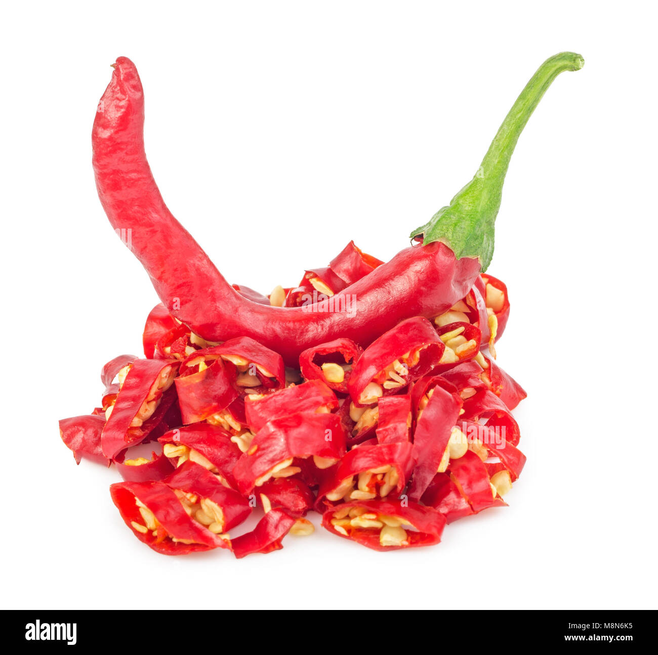 Un trito di red hot chili pepper isolati su sfondo bianco. Foto Stock