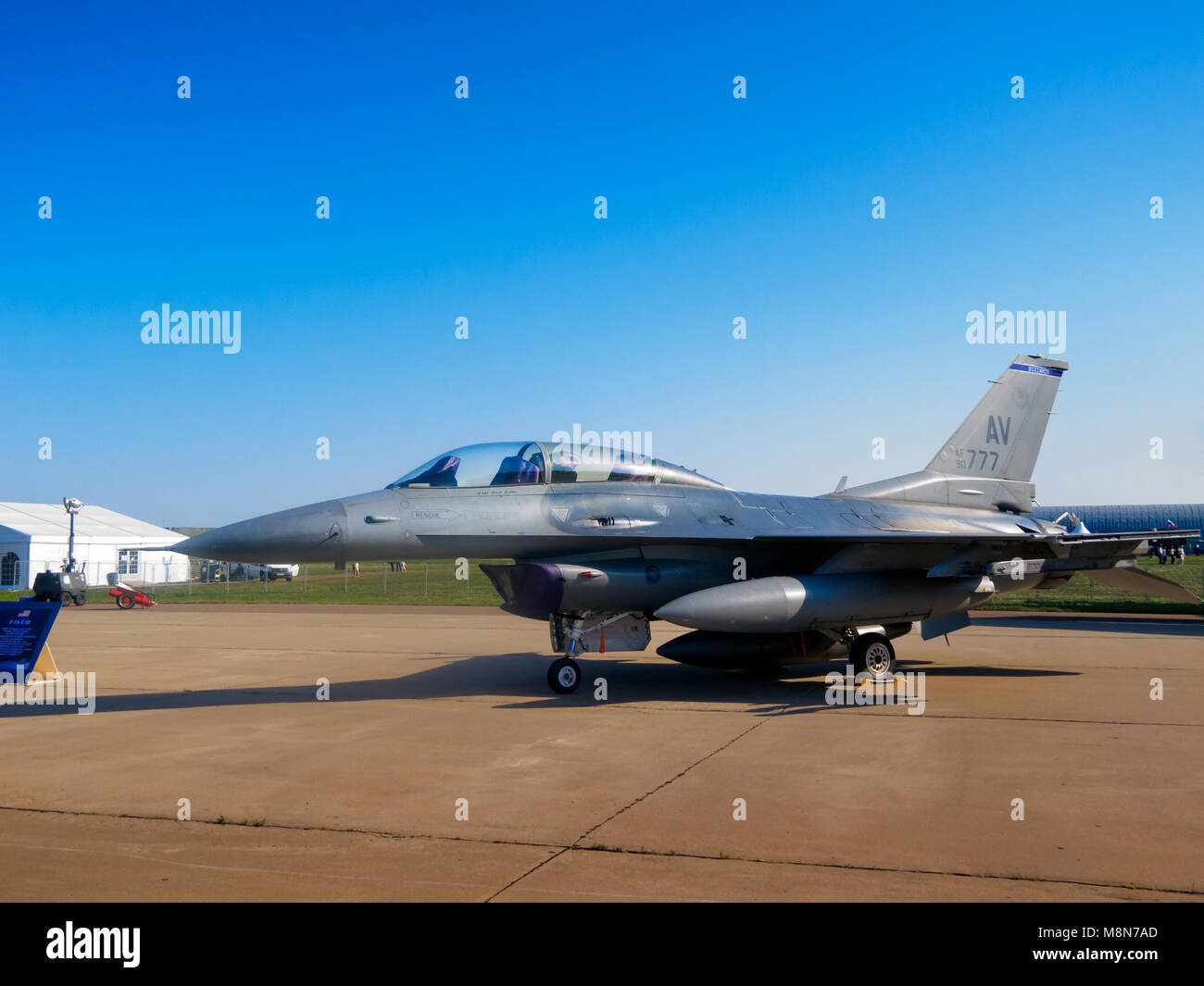F-16 Fighting Falcon fighter aircraft pronto a volare, International Aviation & Space Salon a Mosca MAKS. ZHUKOWSKY - 17 agosto Foto Stock