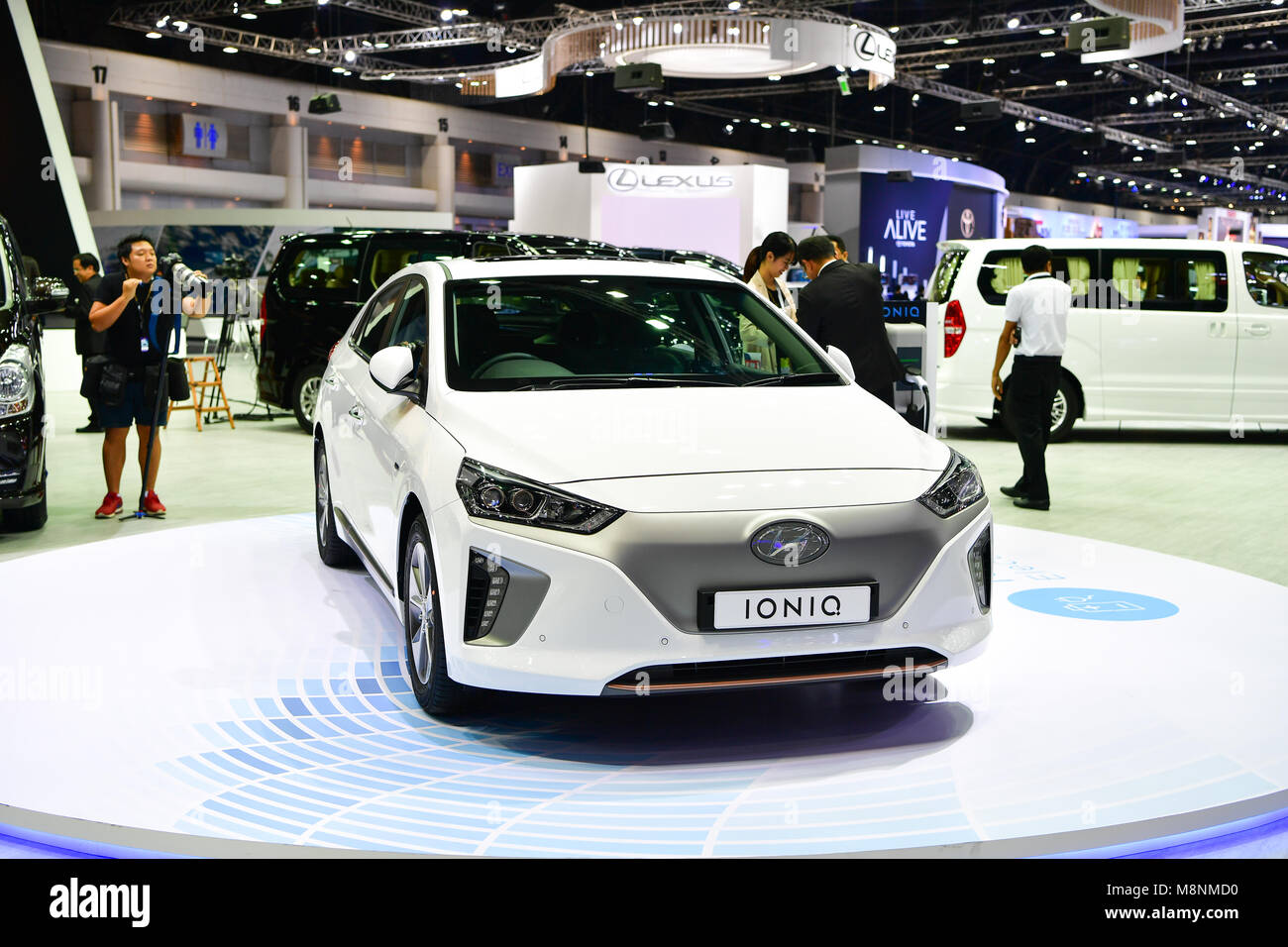 NONTHABURI - 29 novembre : Hyundai IONIQ hybrid auto sul display in Thailandia International Motor Expo 2017 il 29 novembre 2017 a Nonthaburi, Tailandia. Foto Stock