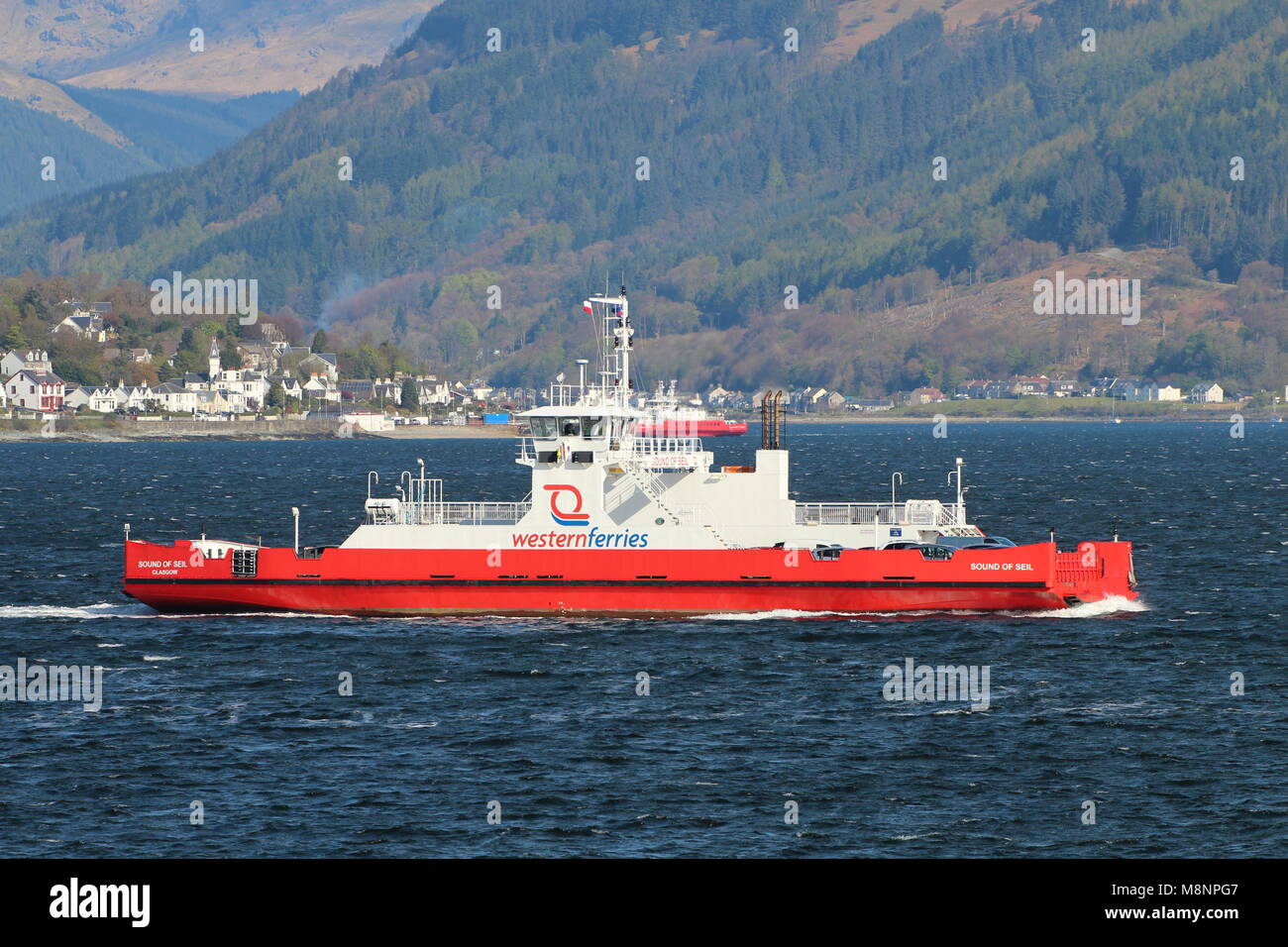 Il traghetto per trasporto auto e passeggeri MV Suono di Seil, azionato mediante Western Ferries sul Firth of Clyde, tra Gourock e Dunoon. Foto Stock