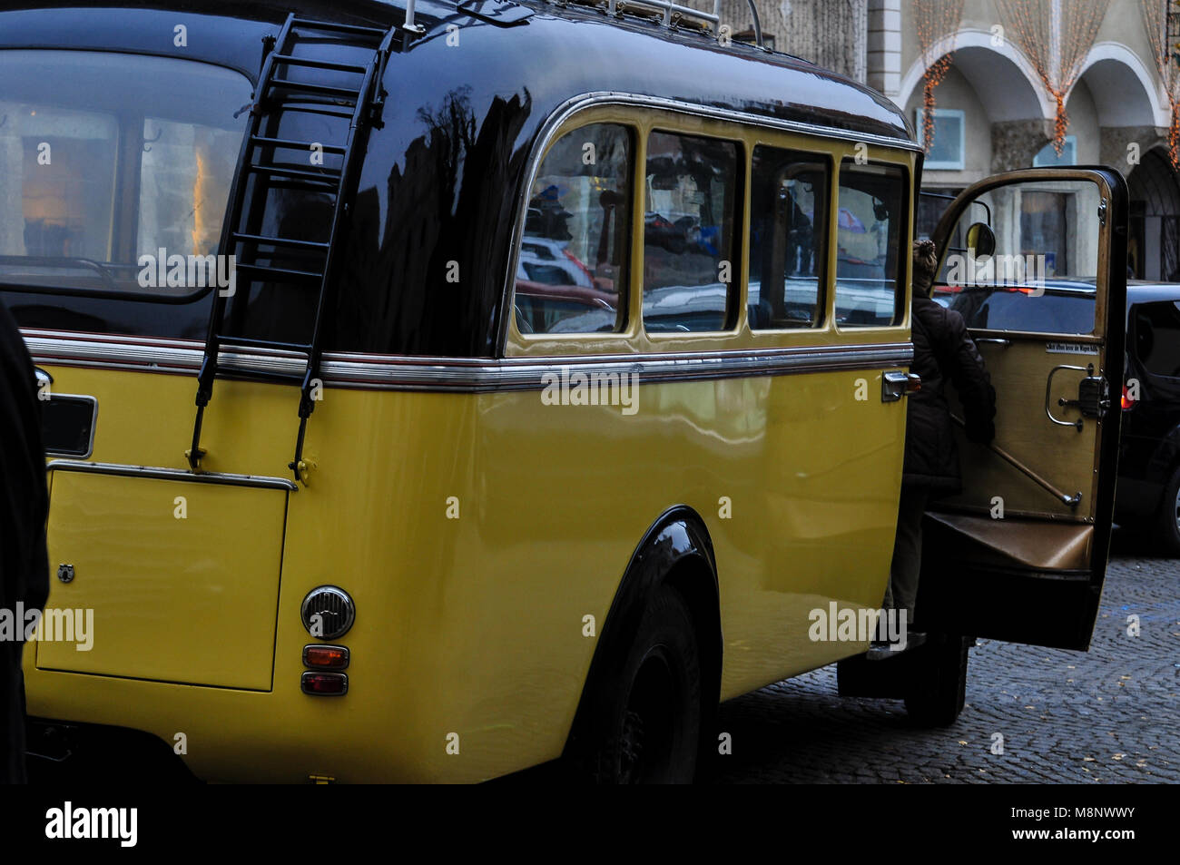 Alter Postautobus a Steyr Foto Stock