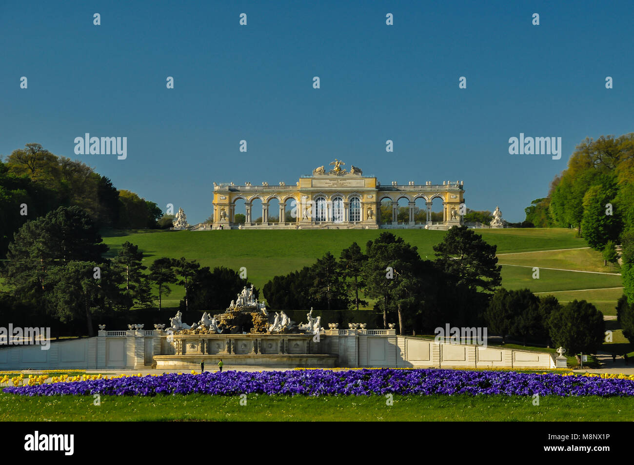 Gloriette im Park Schönbrunn Foto Stock