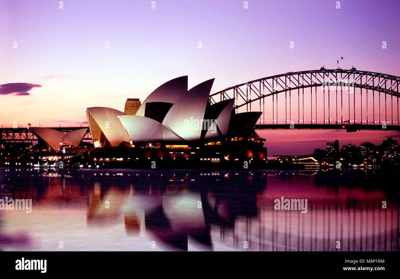 Sydney Opera House e il Ponte di notte Foto Stock