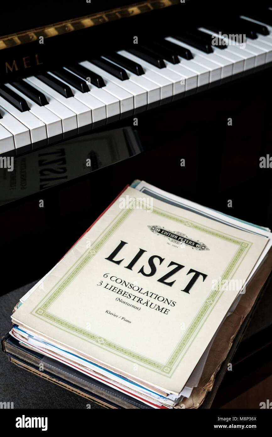 Il pianoforte e la musica del foglio Foto Stock