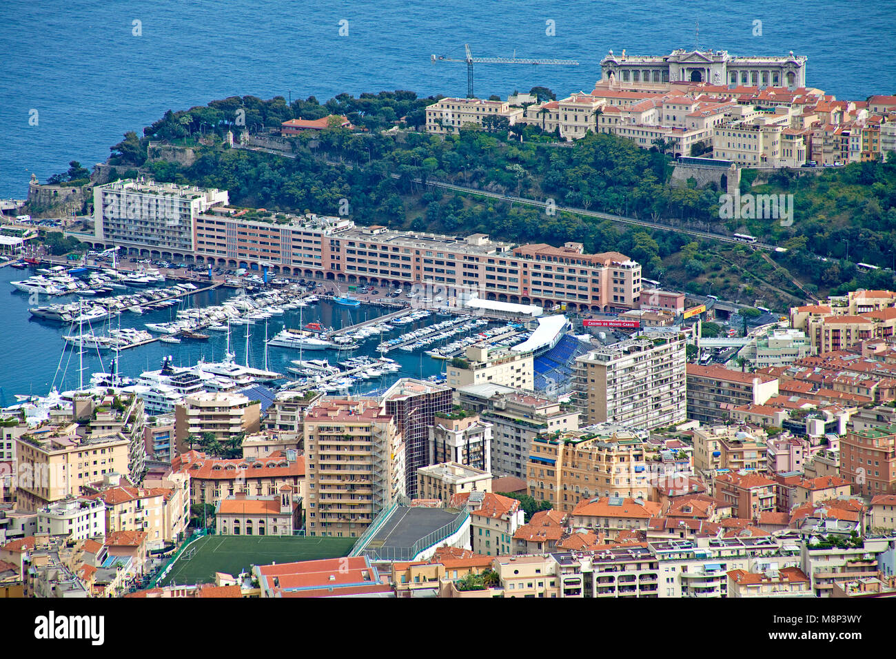 Vista su Monaco e a destra in alto il Museo Oceanografico, La Condamine, Monaco-Ville, Monaco, Europa Foto Stock