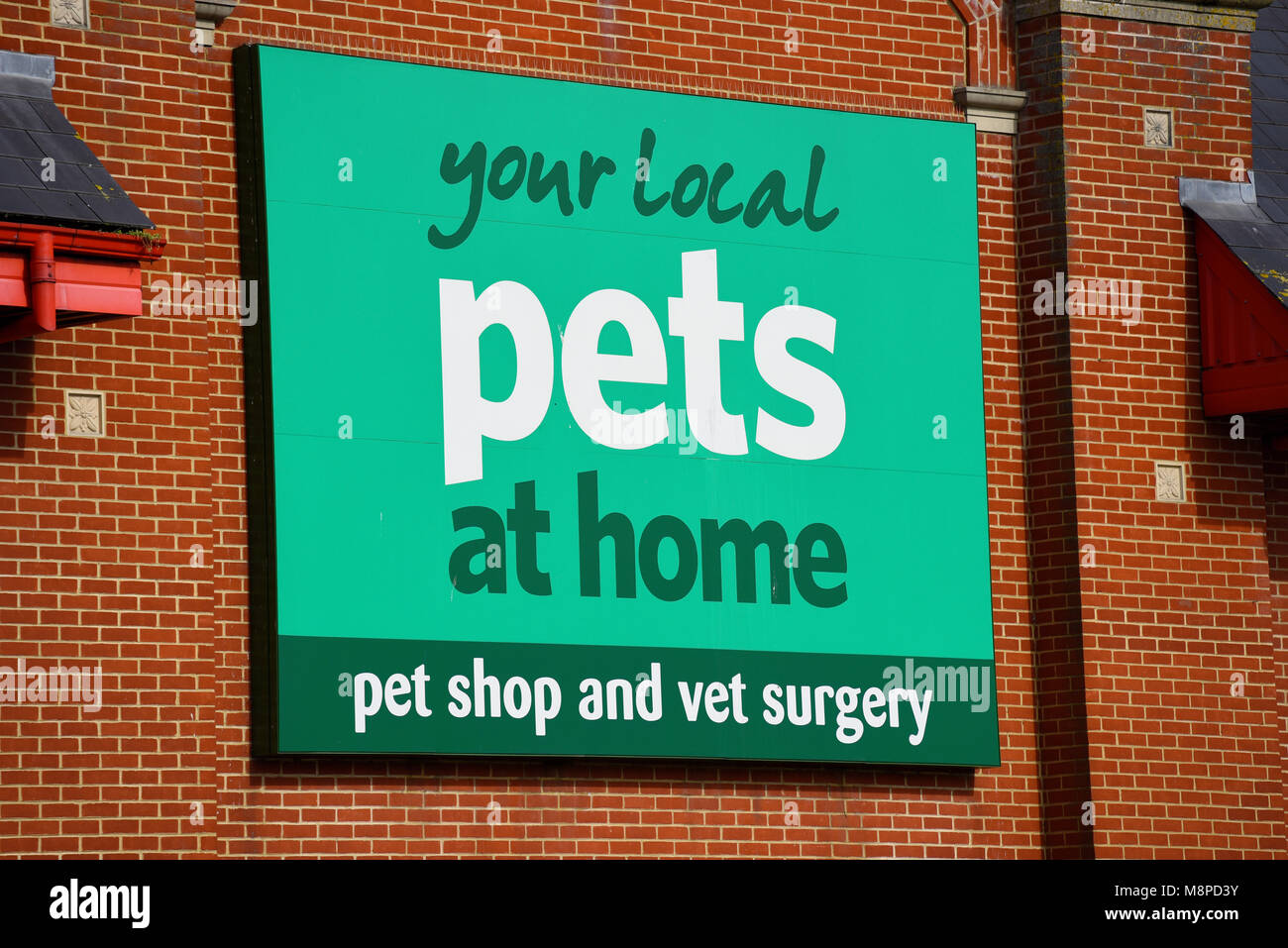 Animali domestici in casa store shop segno, Southend on Sea, Essex. Il tuo locale pet shop e chirurgia vet. London Road Retail Park Foto Stock