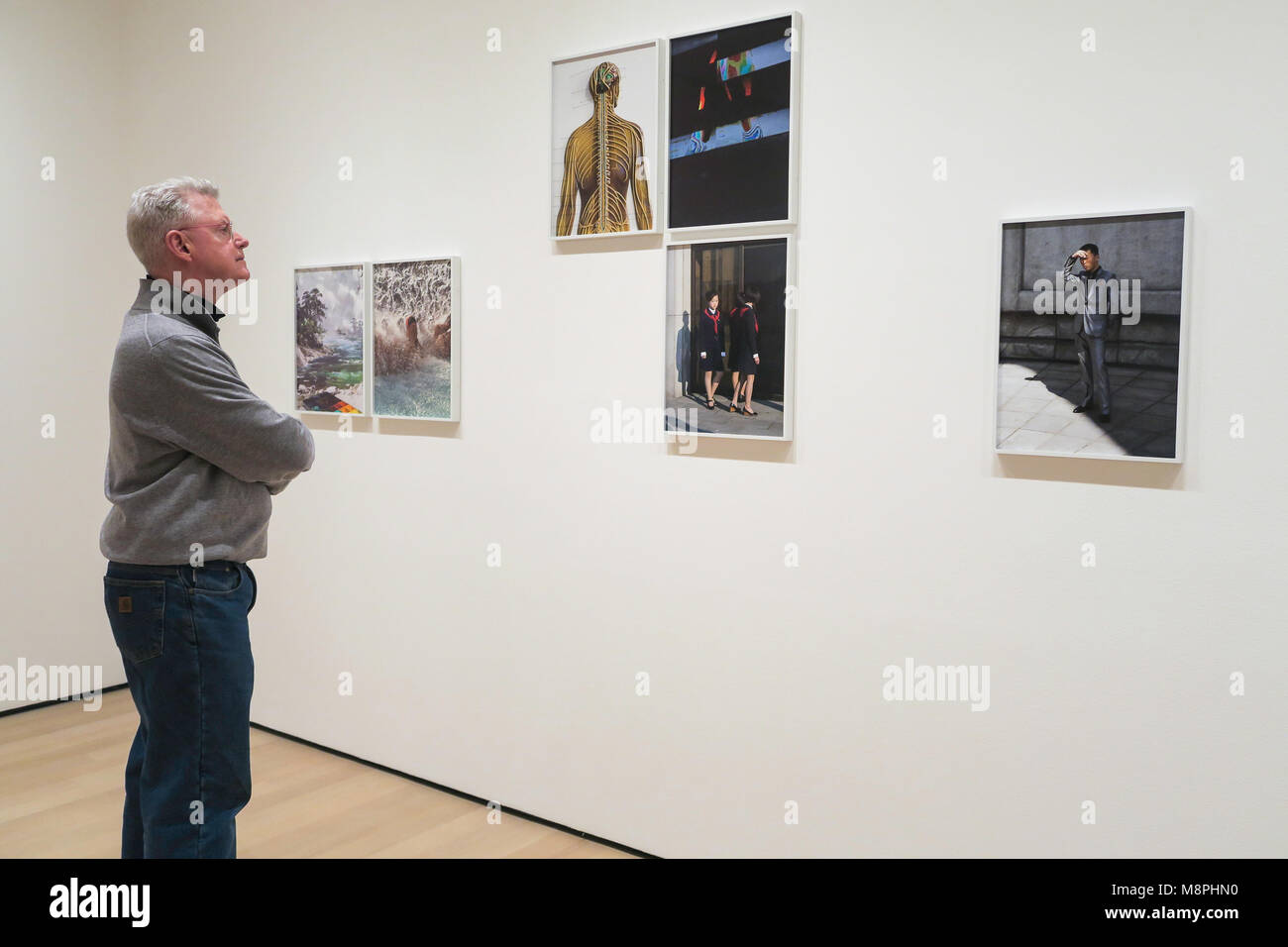 "Essendo: Nuova fotografia 2018' mostra presso il Museo di Arte Moderna di New York, Stati Uniti d'America Foto Stock