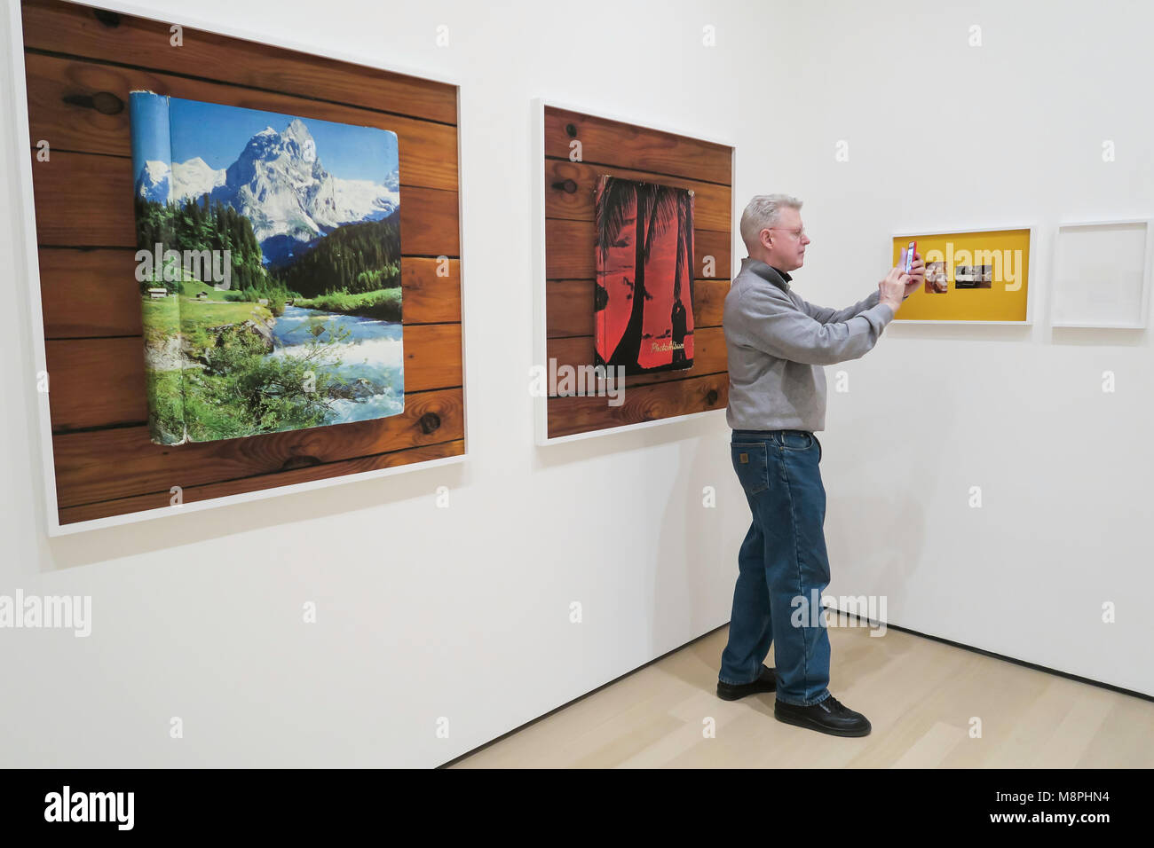 "Essendo: Nuova fotografia 2018' mostra presso il Museo di Arte Moderna di New York, Stati Uniti d'America Foto Stock