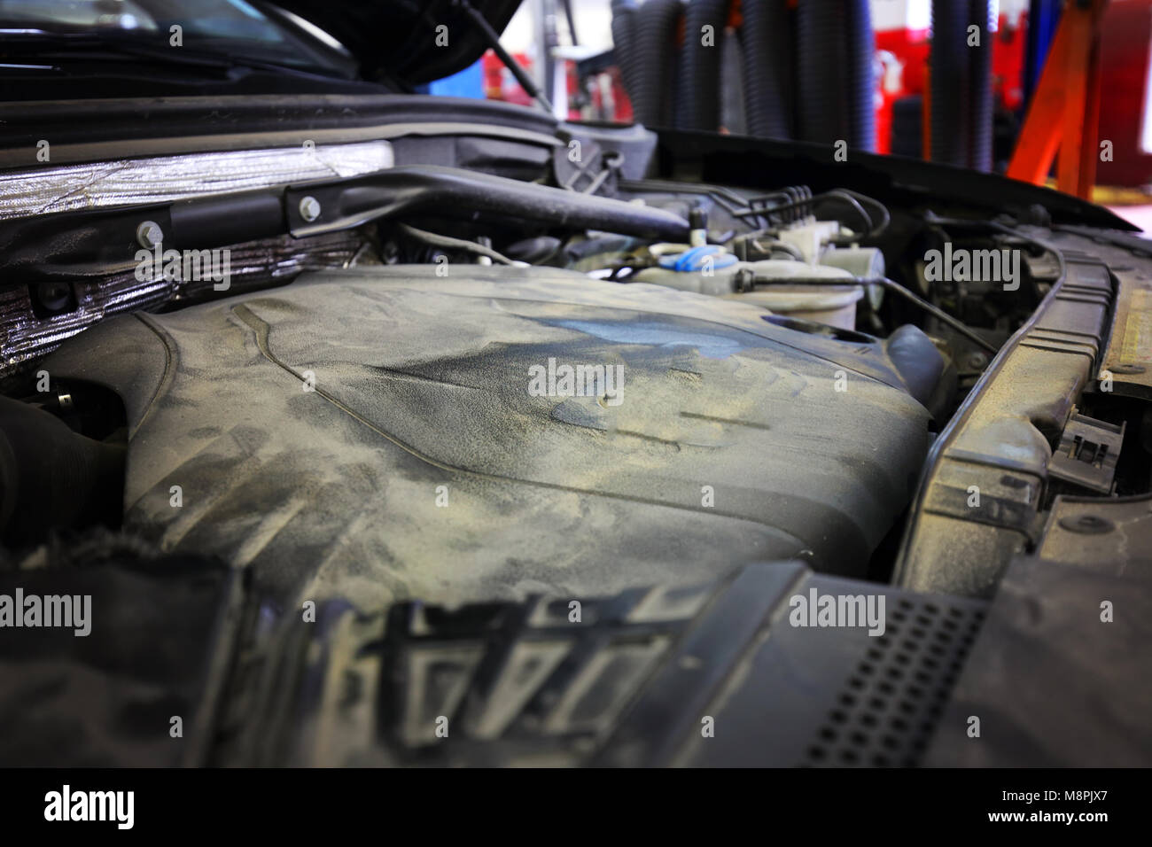 Professional riparazione auto nel garage del centro Foto Stock