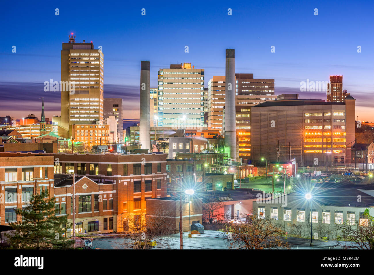 Harrisburg, Pennsylvania, USA skyline del centro di notte. Foto Stock