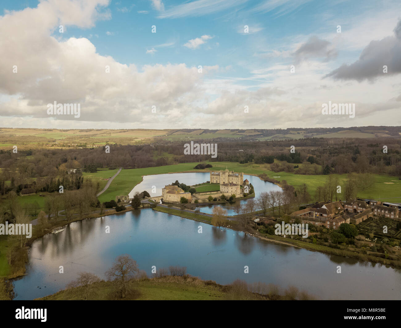 Veduta aerea del castello di Leeds, nel Weald del Kent, Regno Unito Foto Stock