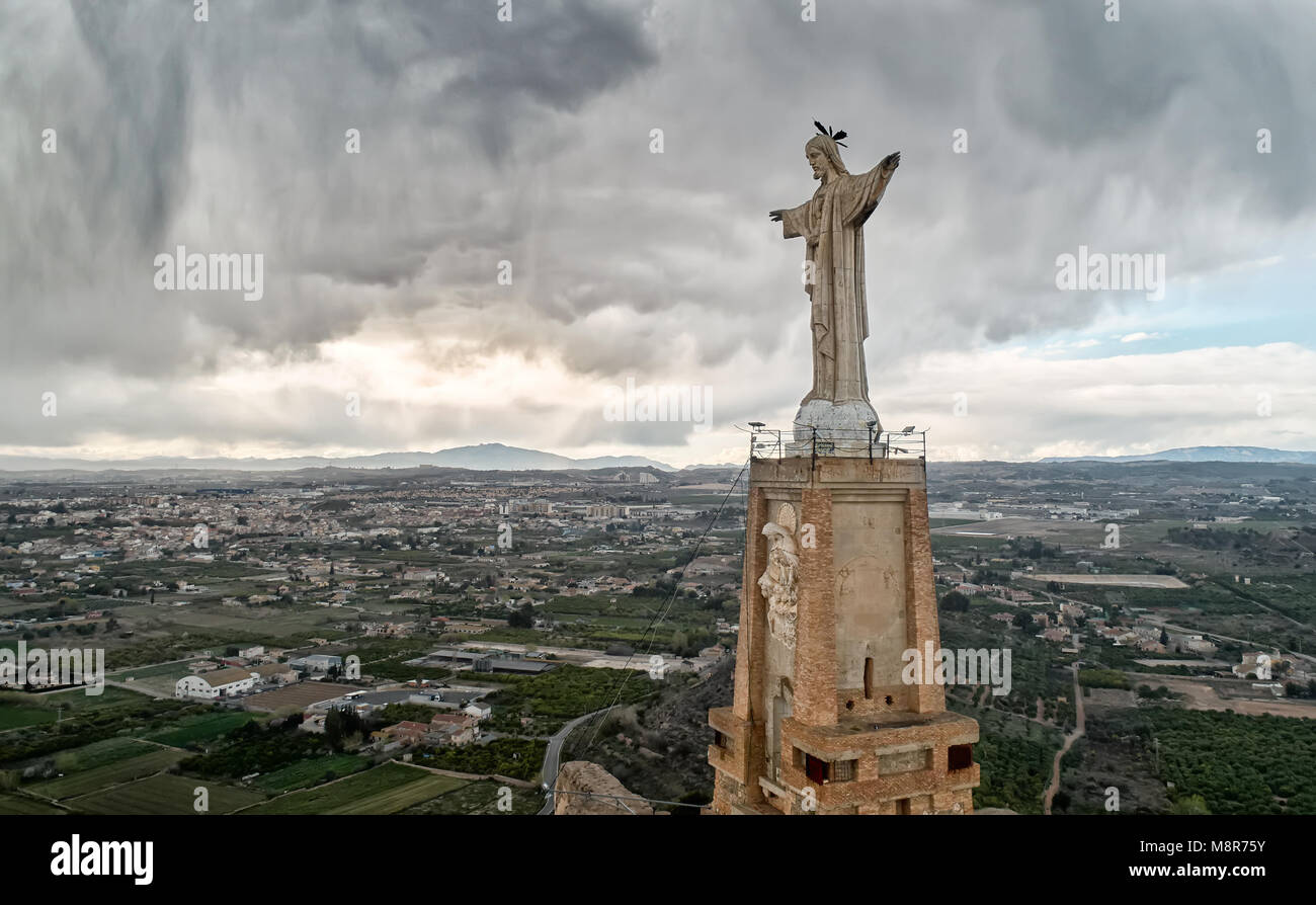 Statua di Cristo su una parte superiore della Monteagudo Castello. Murcia, Spagna Foto Stock