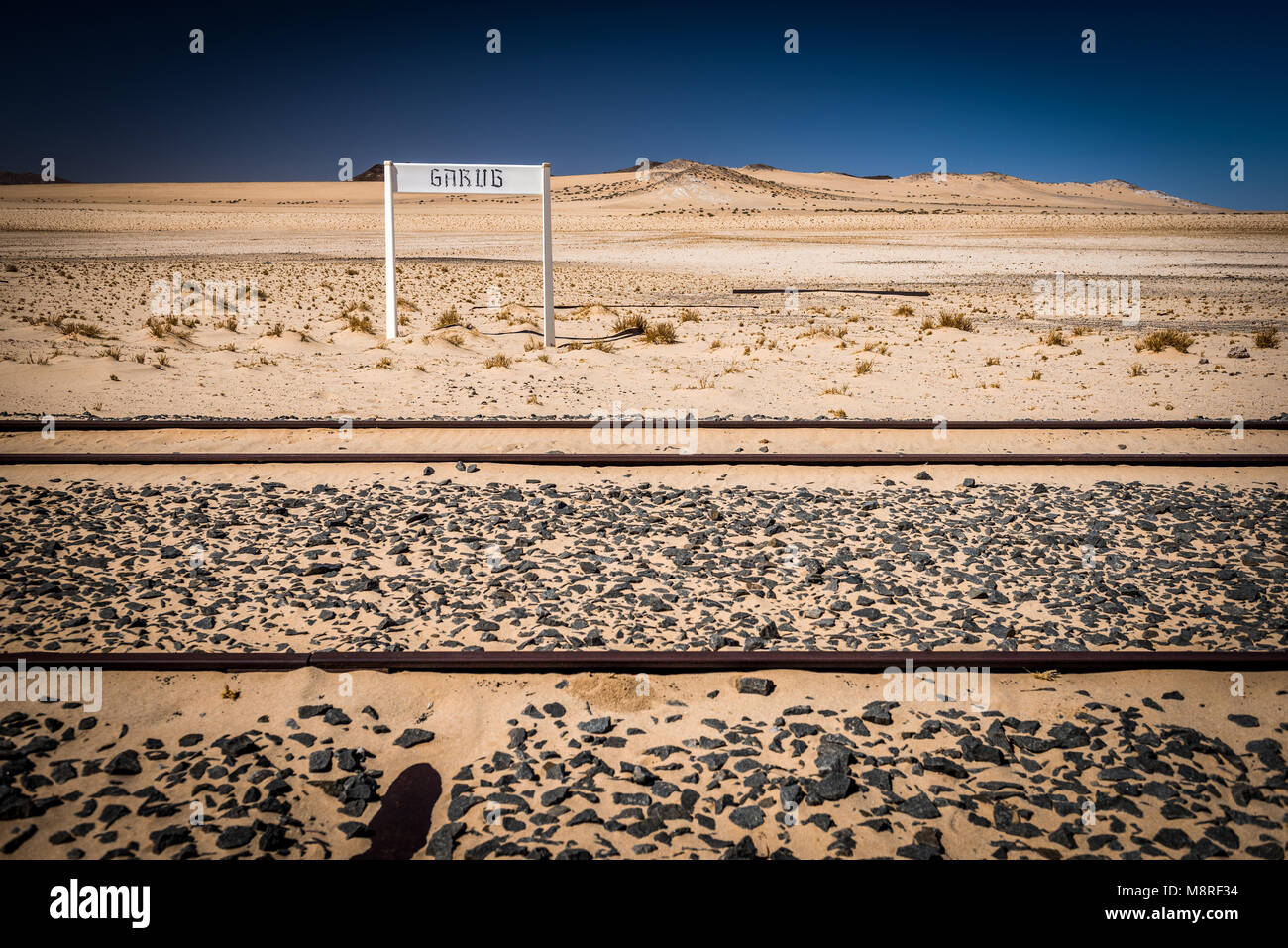 Costruito con il lavoro in condizioni di schiavitù, abbandonati Garub stazione ferroviaria in Nambia vicino a Luderitz Foto Stock