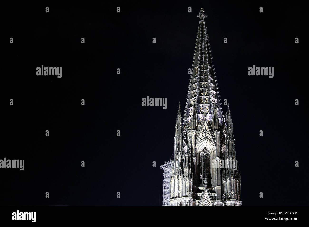 La cattedrale di Colonia torre di notte Foto Stock