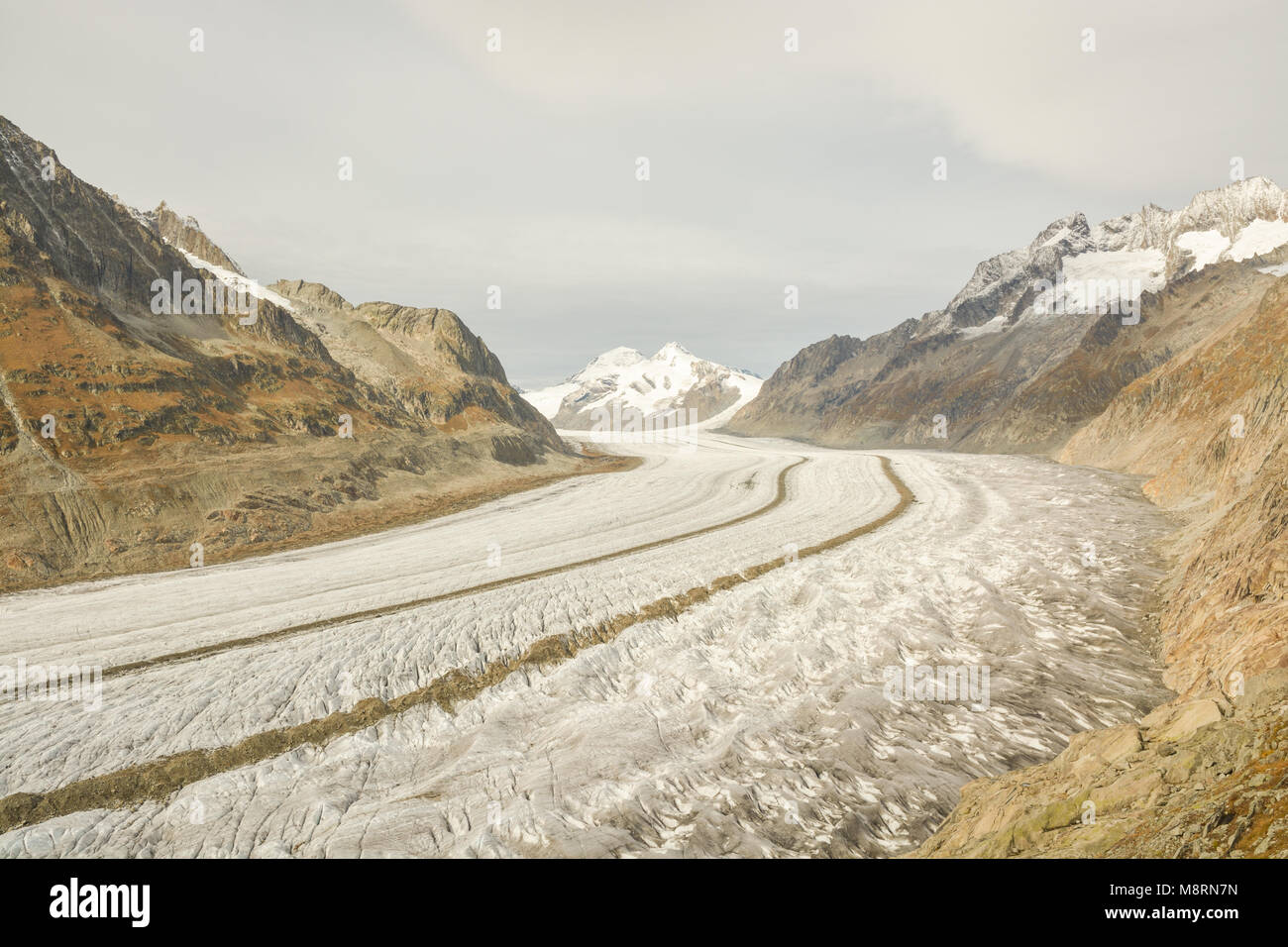 Ghiacciaio di Aletsch nelle Alpi svizzere è con più di 20 km il più lungo ghiacciaio nelle Alpi Foto Stock