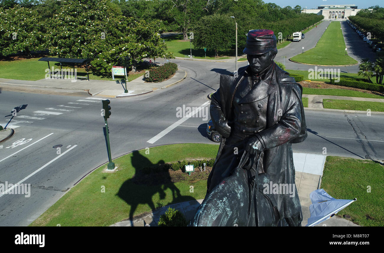 La statua equestre del generale confederato PGT Beauregard a New Orleans, Louisiana. La statua è stata rimossa nel 2017. Foto Stock