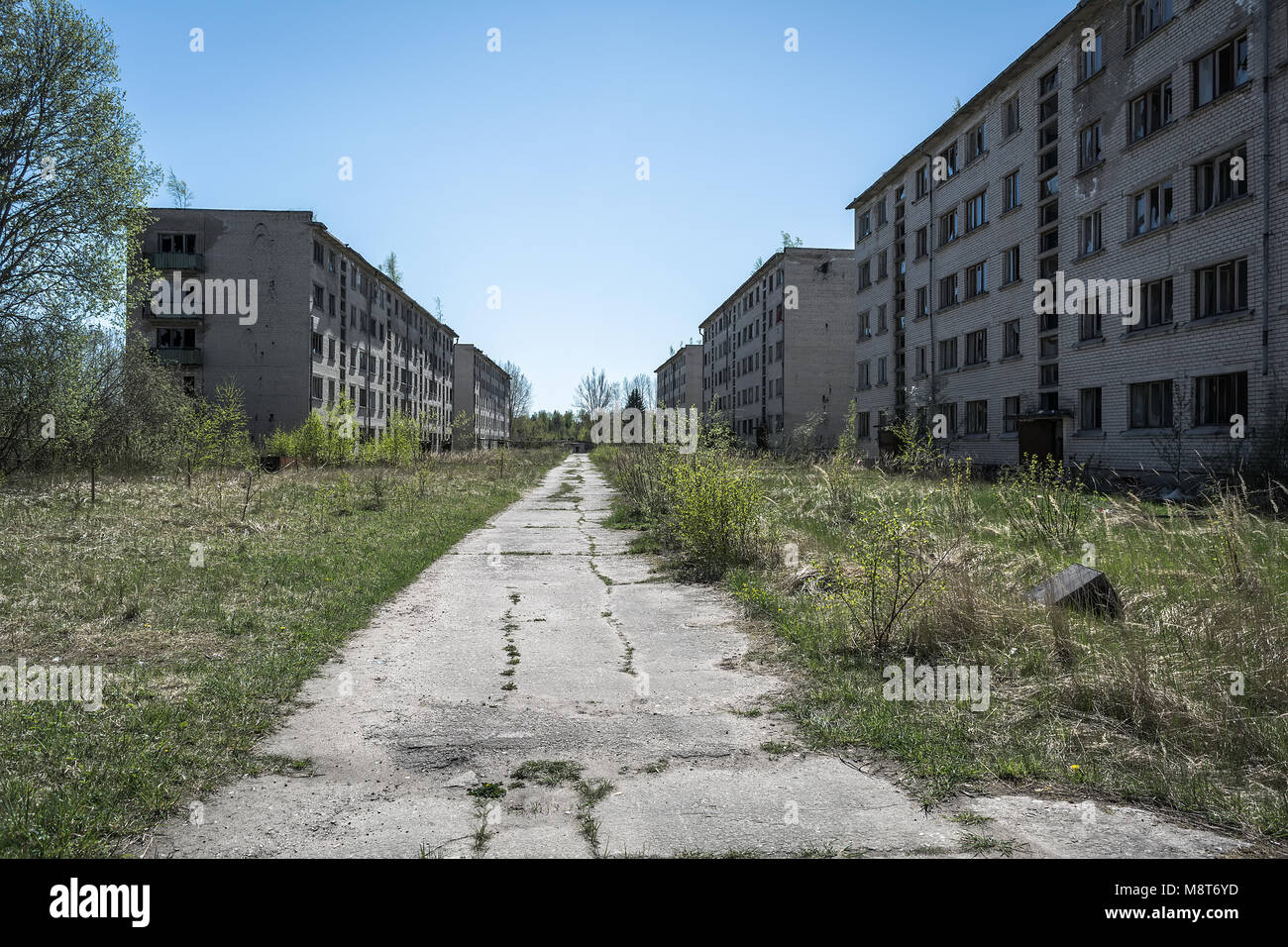 Abbandonati i blocchi di appartamenti in Skrunda, Lettonia Foto Stock