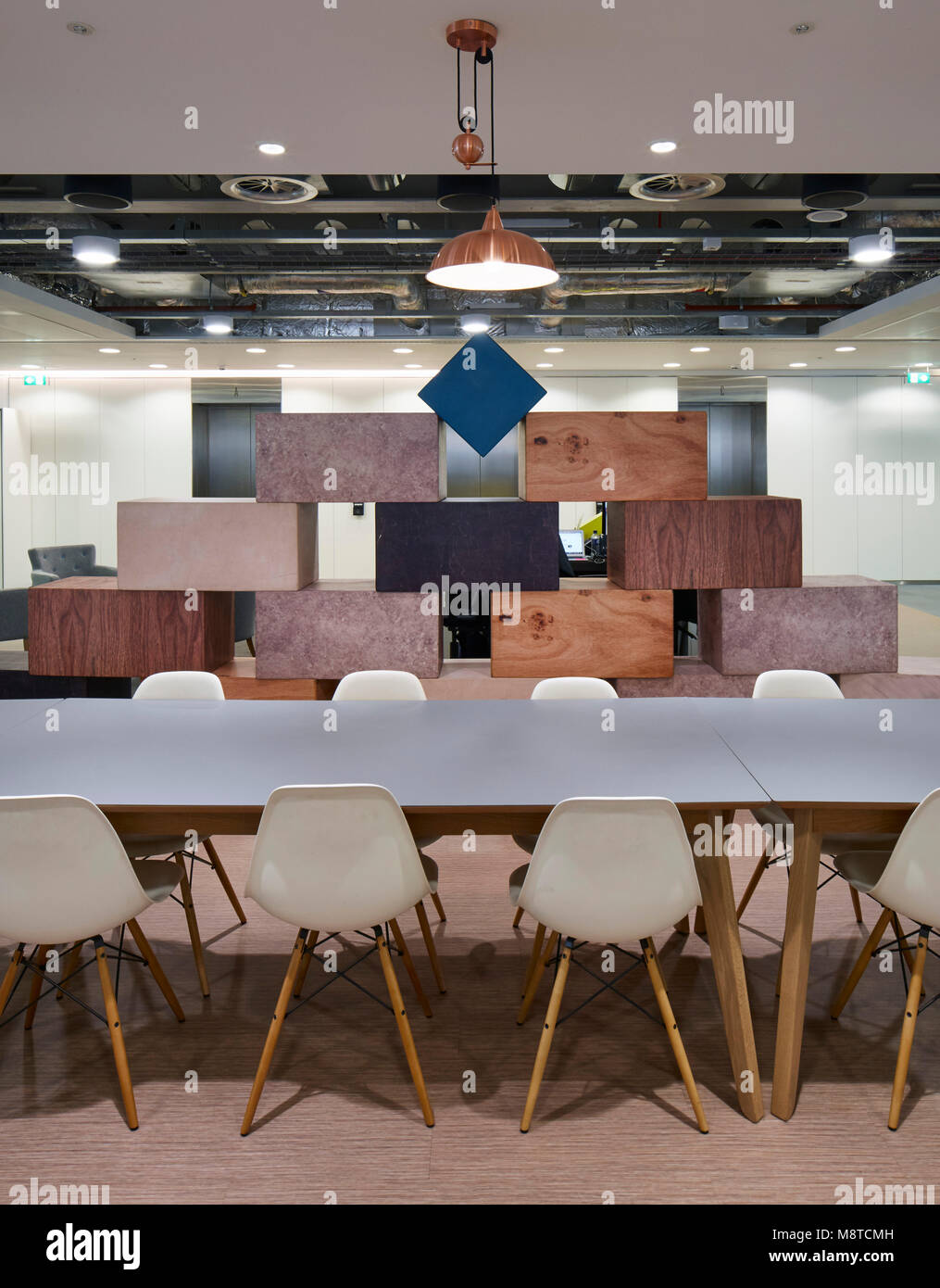 Il personale area da pranzo. Ufficio Interno, Londra, Regno Unito. Architetto: NA, 2017. Foto Stock
