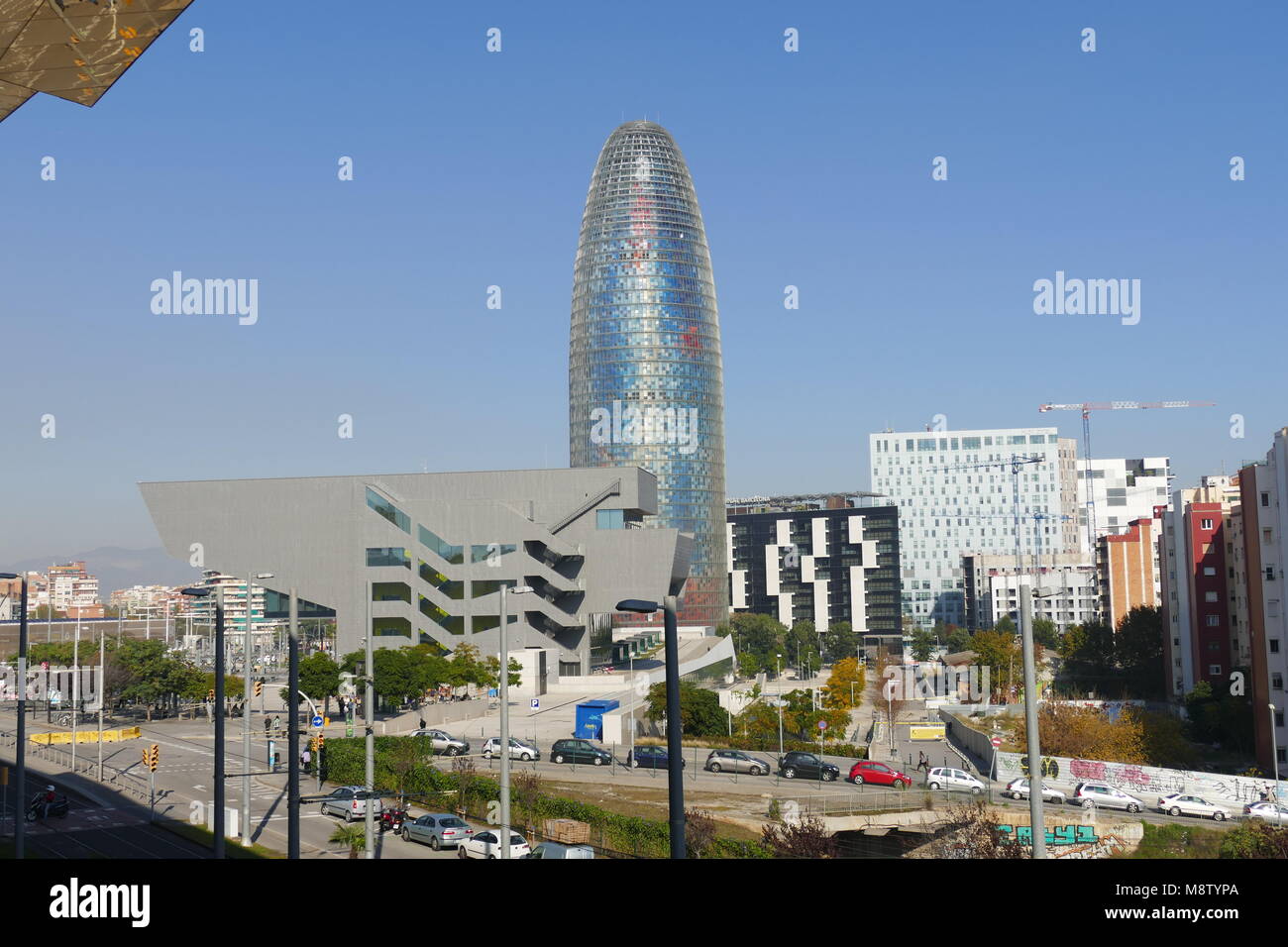 Barcellona la Torre Agbar nel distretto di glorie vista panoramica Foto Stock
