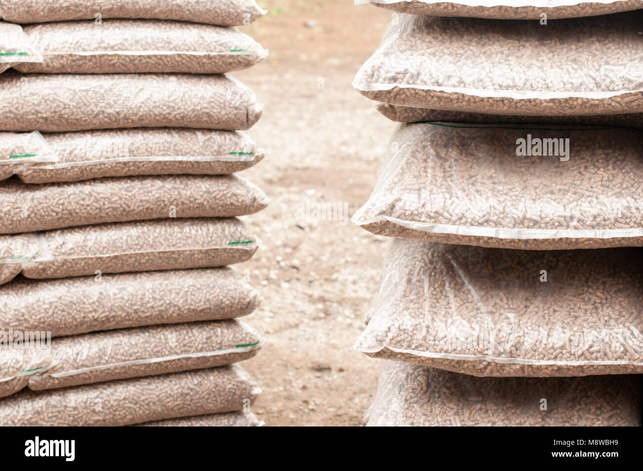 Reneable energy - pellet di legno in sacchi Foto Stock