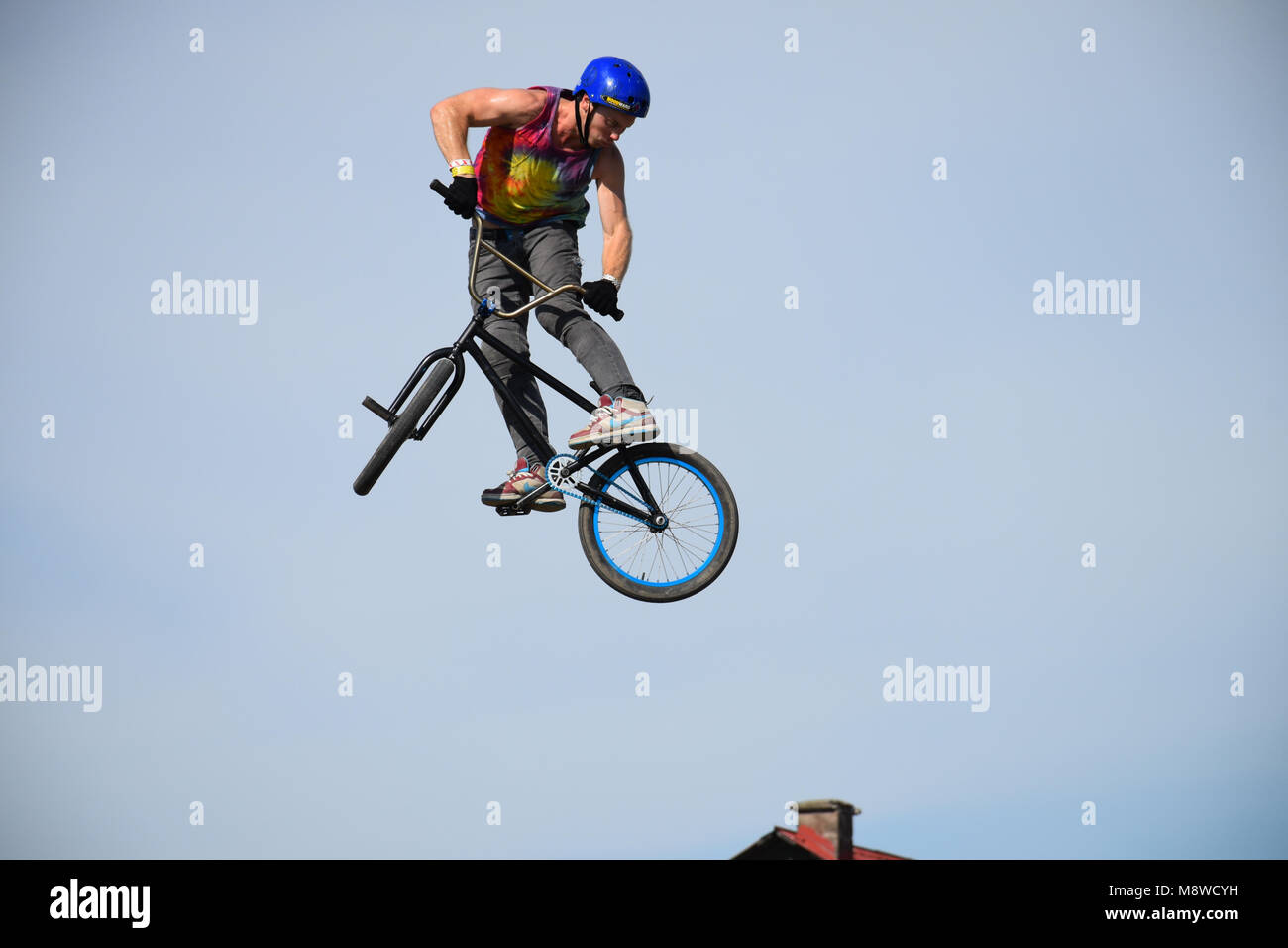 Volare con una bicicletta - Escursioni in bicicletta è un cuore-powered modalità di trasporto Foto Stock