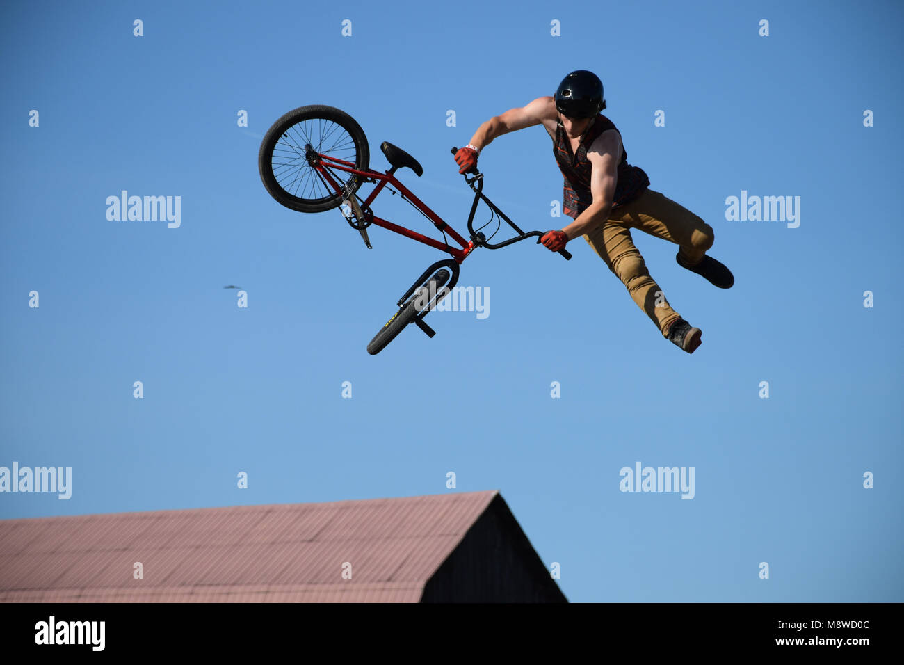 Volare con una bicicletta - Escursioni in bicicletta è un cuore-powered modalità di trasporto Foto Stock