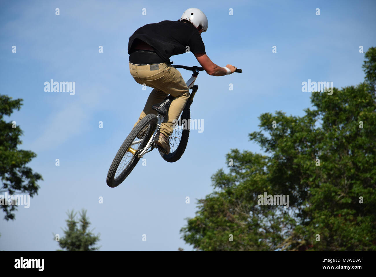 Volare con una bicicletta - Escursioni in bicicletta è un cuore-powered modalità di trasporto Foto Stock