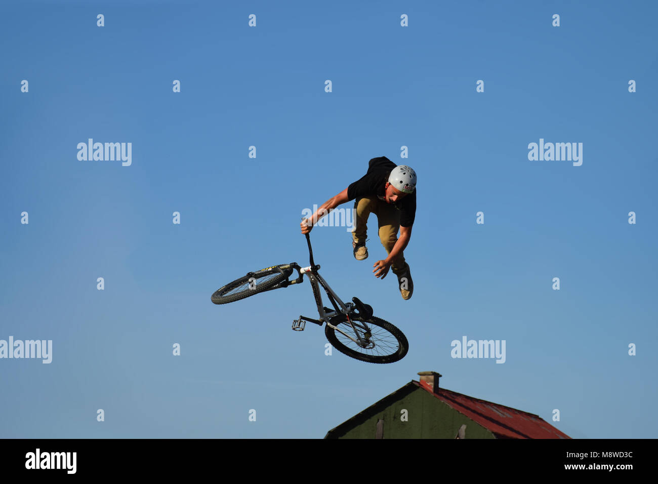 Volare con una bicicletta - Escursioni in bicicletta è un cuore-powered modalità di trasporto Foto Stock