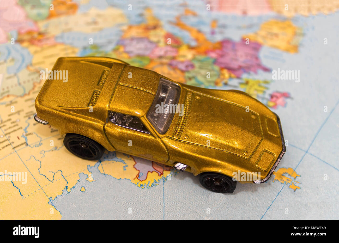 Giocattolo auto su una mappa Foto Stock