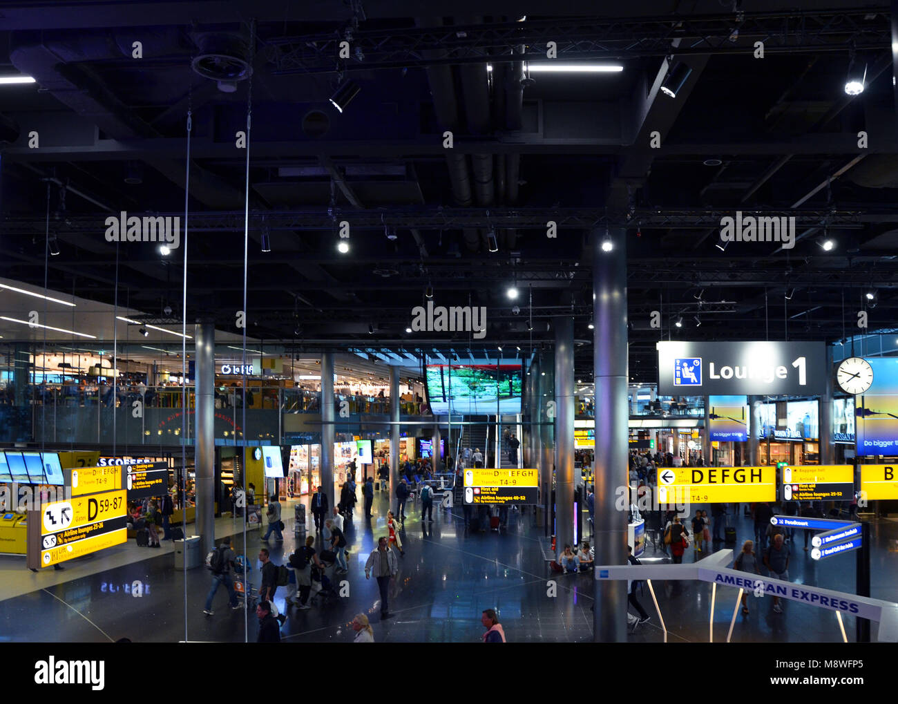 Aeroporto di Amsterdam, Paesi Bassi - 4 Settembre 2017: Dentro l'aeroporto Schiphol di Amsterdam Foto Stock