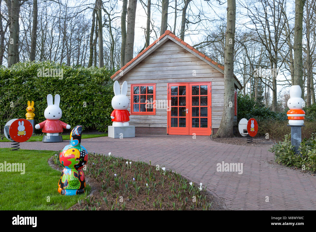 Lisse, Paesi Bassi. 20 Mar, 2018. Apertura ufficiale dei giardini Keukenhof stagione 2018. I bambini possono giocare in bunny Miffy giardino a tema. Credito: Marcel van den Bos/Alamy Live News Foto Stock