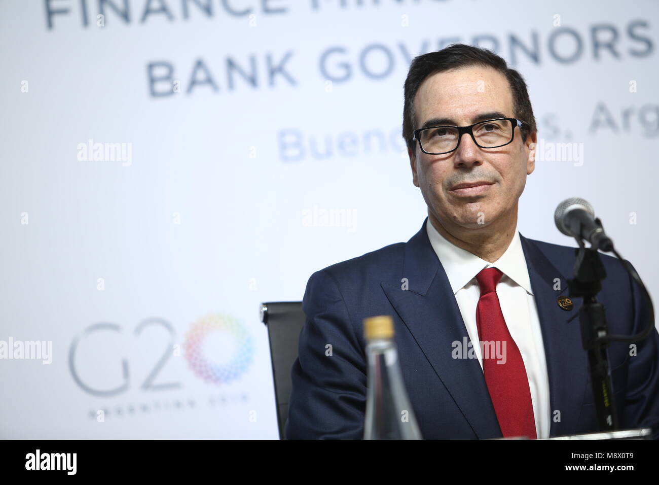 Il 20 marzo 2018, Argentina Buenos Aires: Steven Mnuchin, noi il ministro delle Finanze, prendendo parte a una conferenza stampa nel corso del vertice G20 nella capitale argentina. Foto: Sebastian Pani/dpa Foto Stock